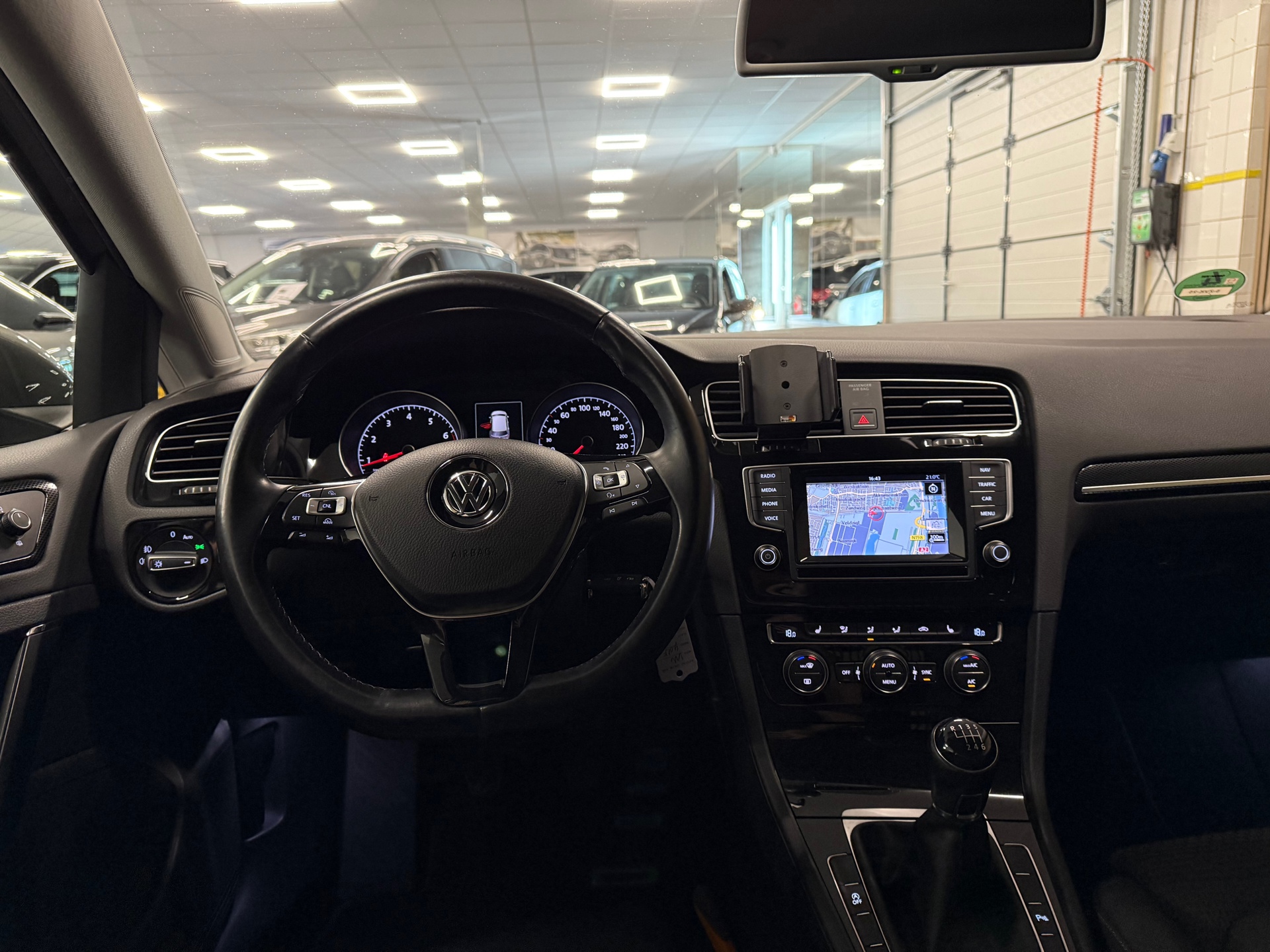 https://www.autokooy.nl//xml/images/46457372-21.JPG