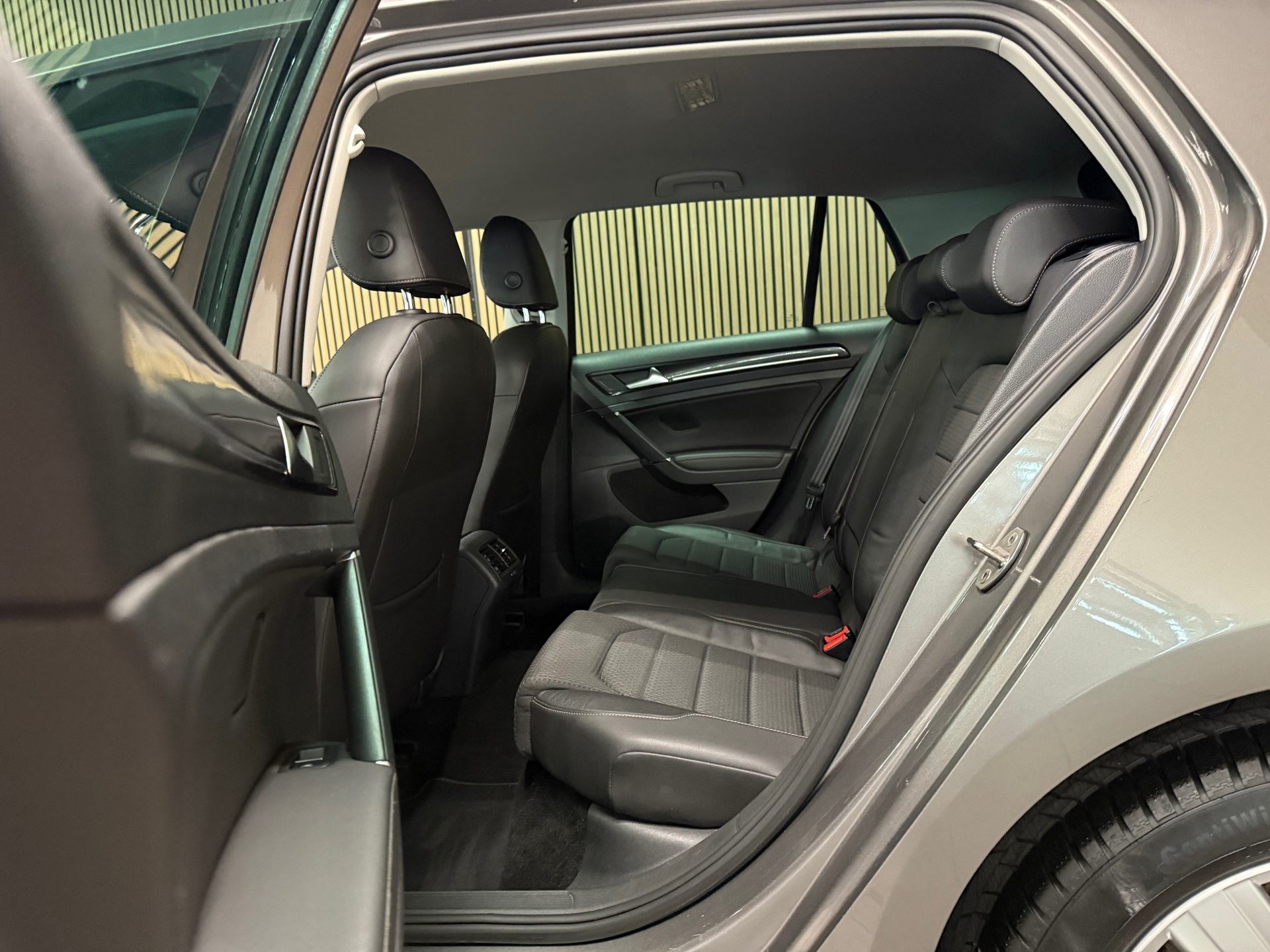 https://www.autokooy.nl//xml/images/46457372-22.JPG