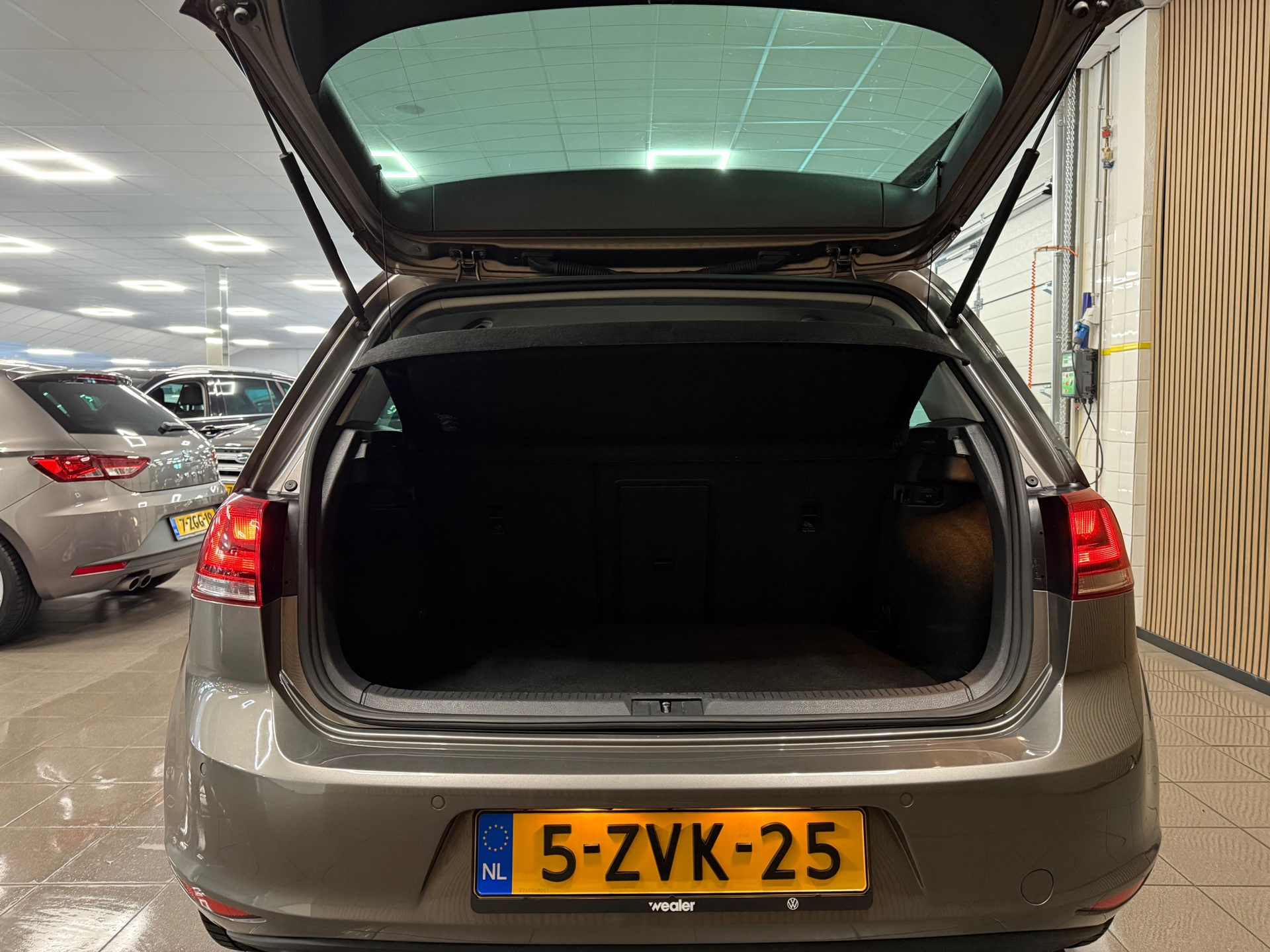 https://www.autokooy.nl//xml/images/46457372-5.JPG