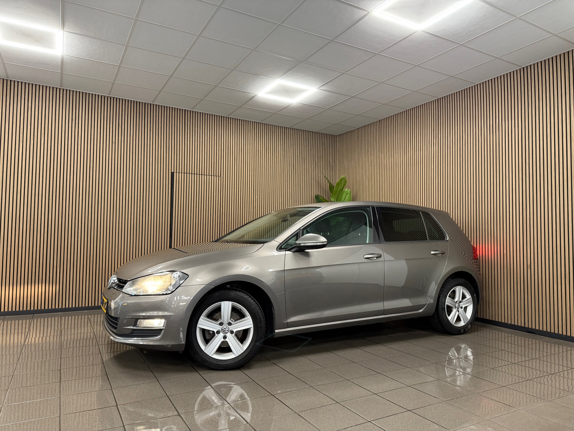 https://www.autokooy.nl//xml/images/46457372-9.JPG