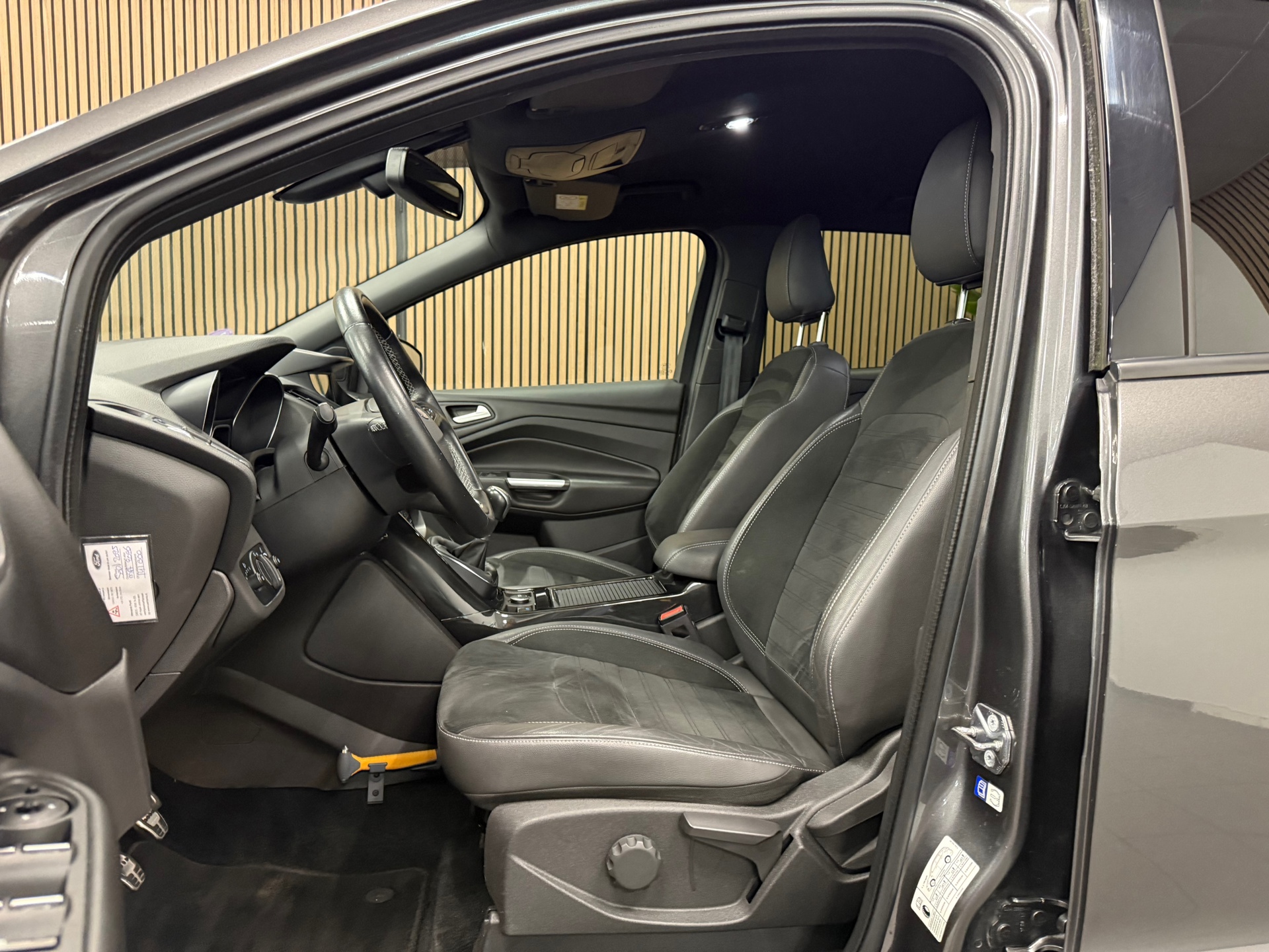 https://www.autokooy.nl//xml/images/46482937-13.JPG
