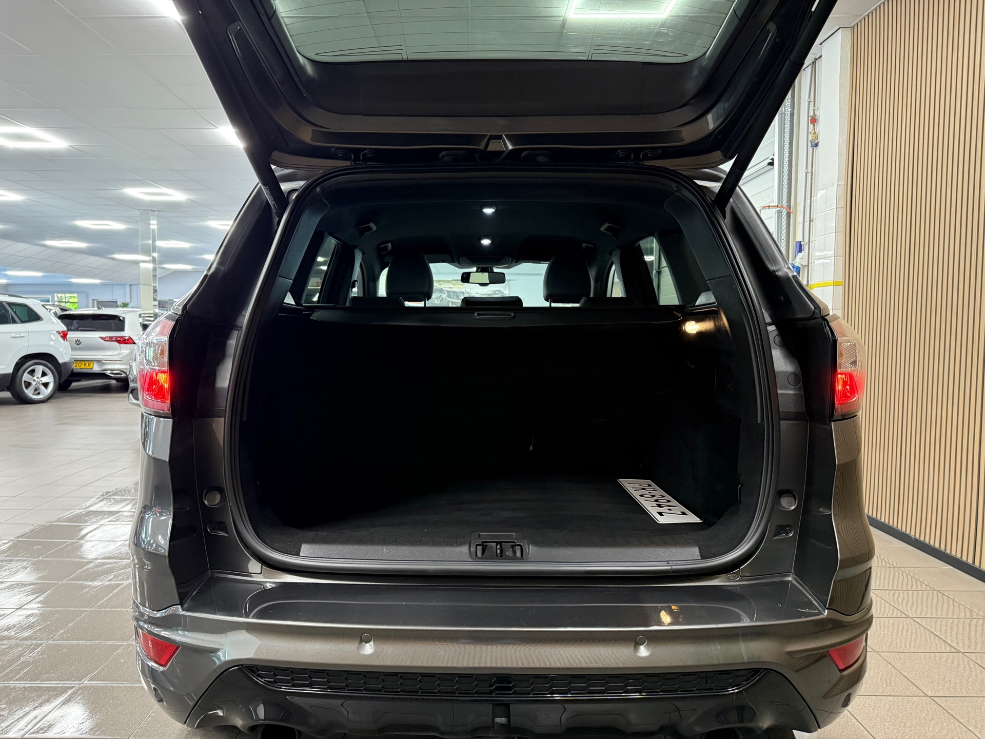 https://www.autokooy.nl//xml/images/46482937-5.JPG