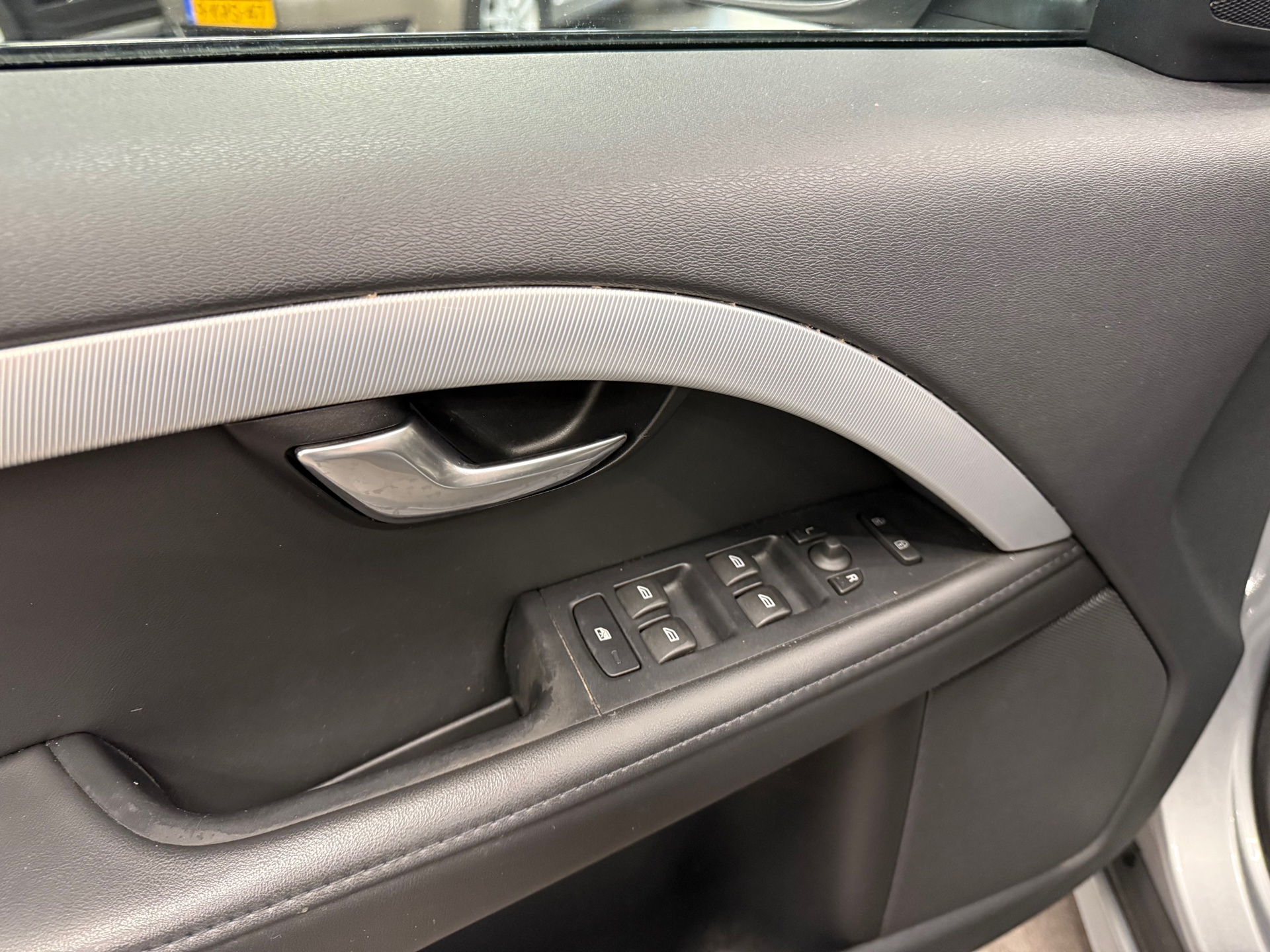 https://www.autokooy.nl//xml/images/46523135-10.JPG