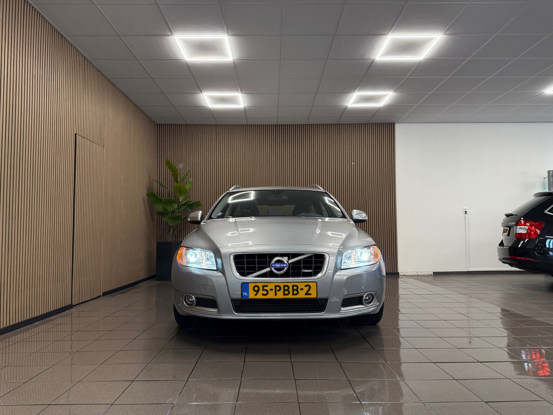 https://www.autokooy.nl//xml/images/46523135-8.JPG