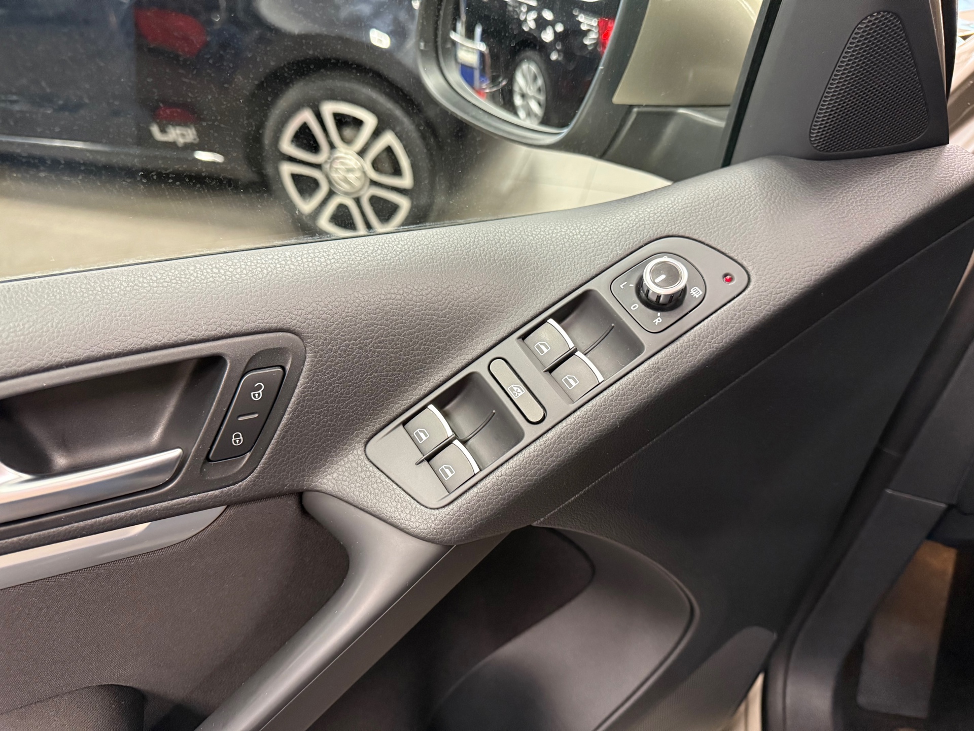 https://www.autokooy.nl//xml/images/46543656-10.JPG