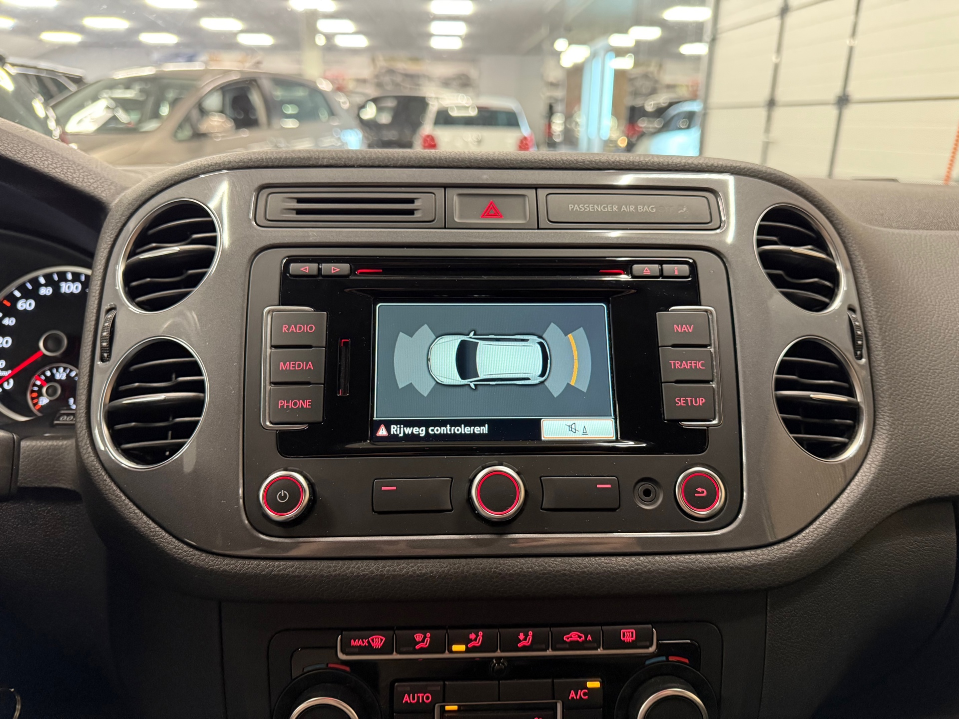 https://www.autokooy.nl//xml/images/46543656-18.JPG