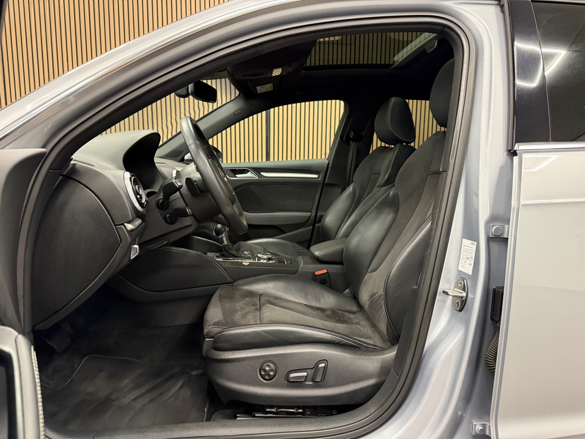 https://www.autokooy.nl//xml/images/46565120-11.JPG