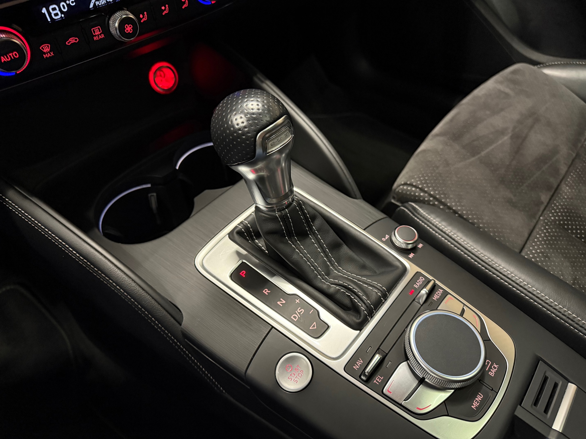 https://www.autokooy.nl//xml/images/46565120-19.JPG