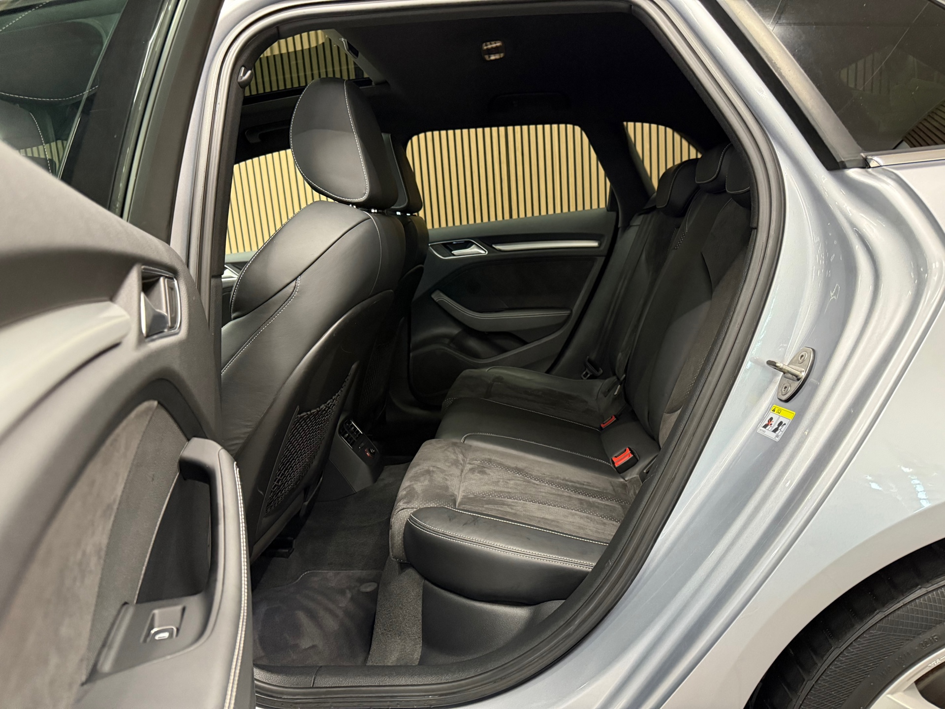 https://www.autokooy.nl//xml/images/46565120-21.JPG