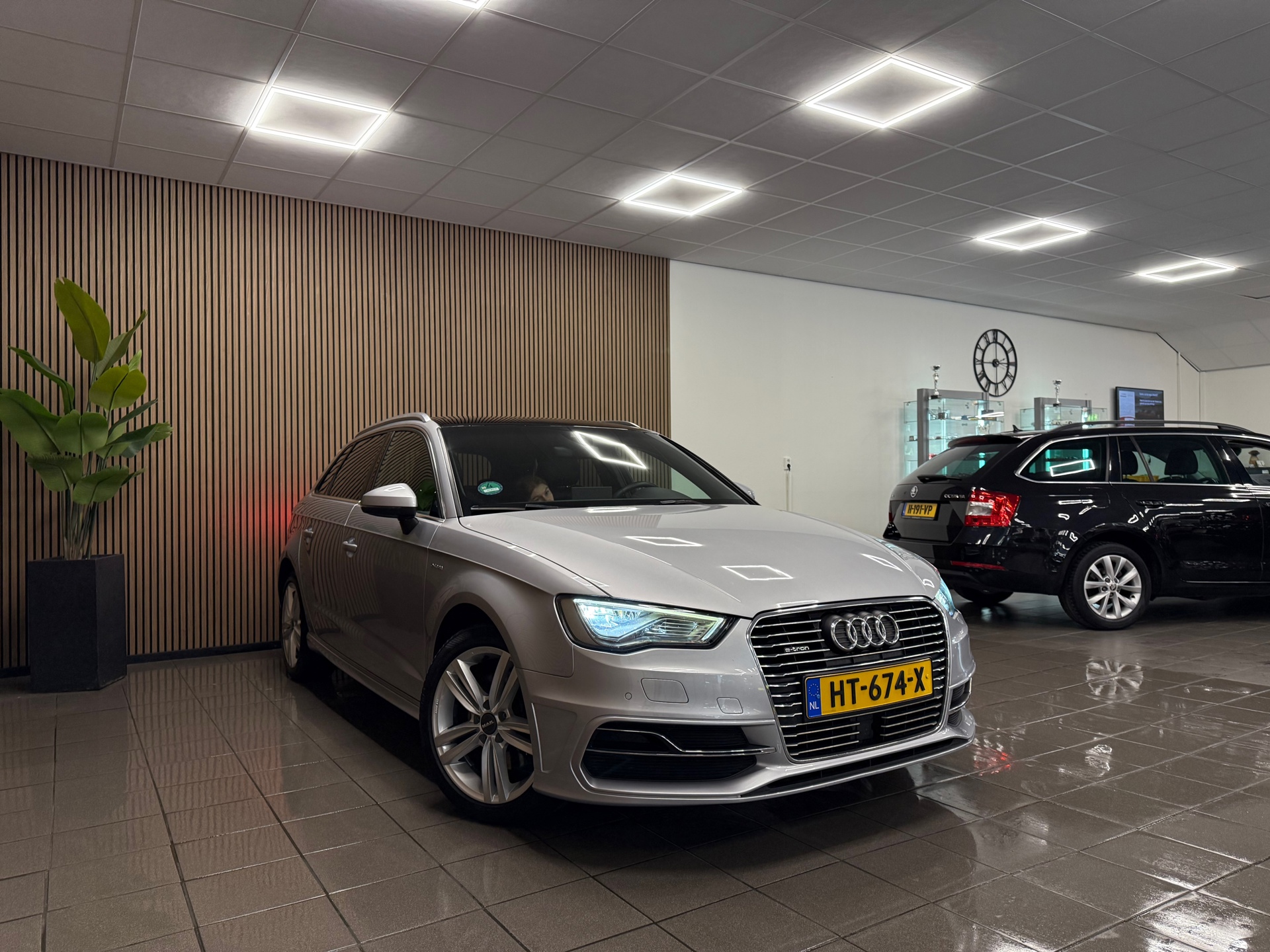 https://www.autokooy.nl//xml/images/46565120-7.JPG