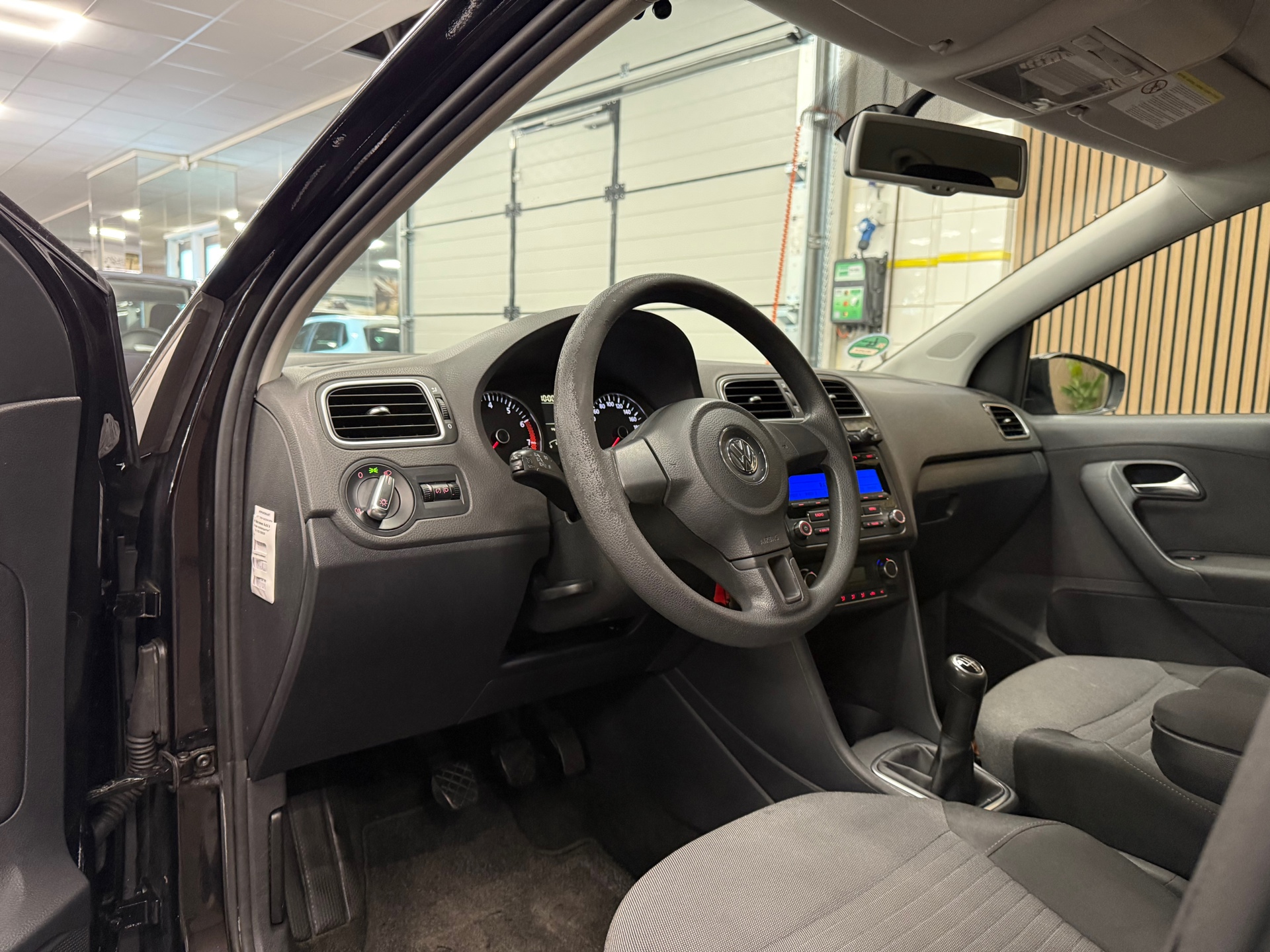 https://www.autokooy.nl//xml/images/46565187-12.JPG