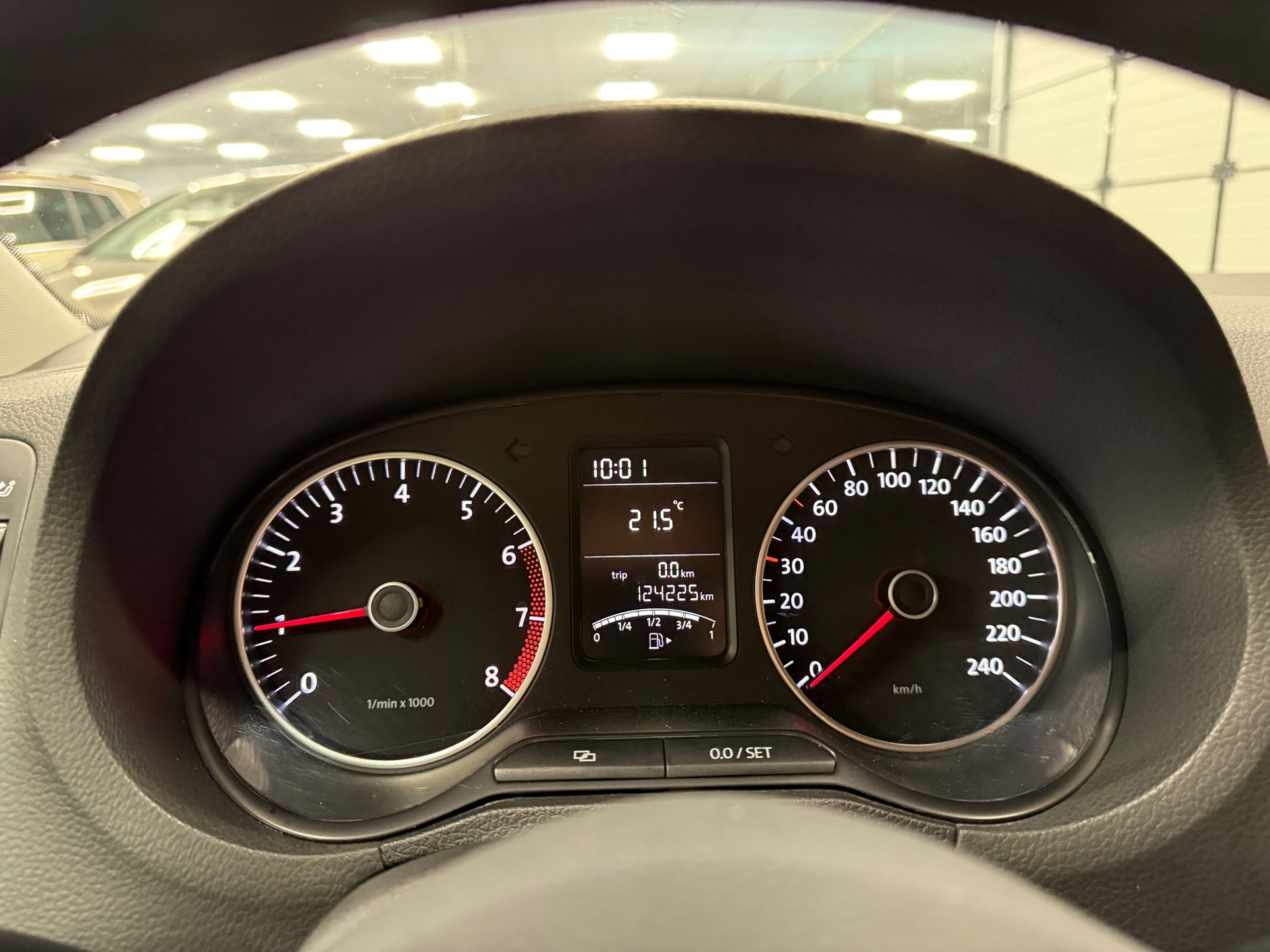 https://www.autokooy.nl//xml/images/46565187-14.JPG