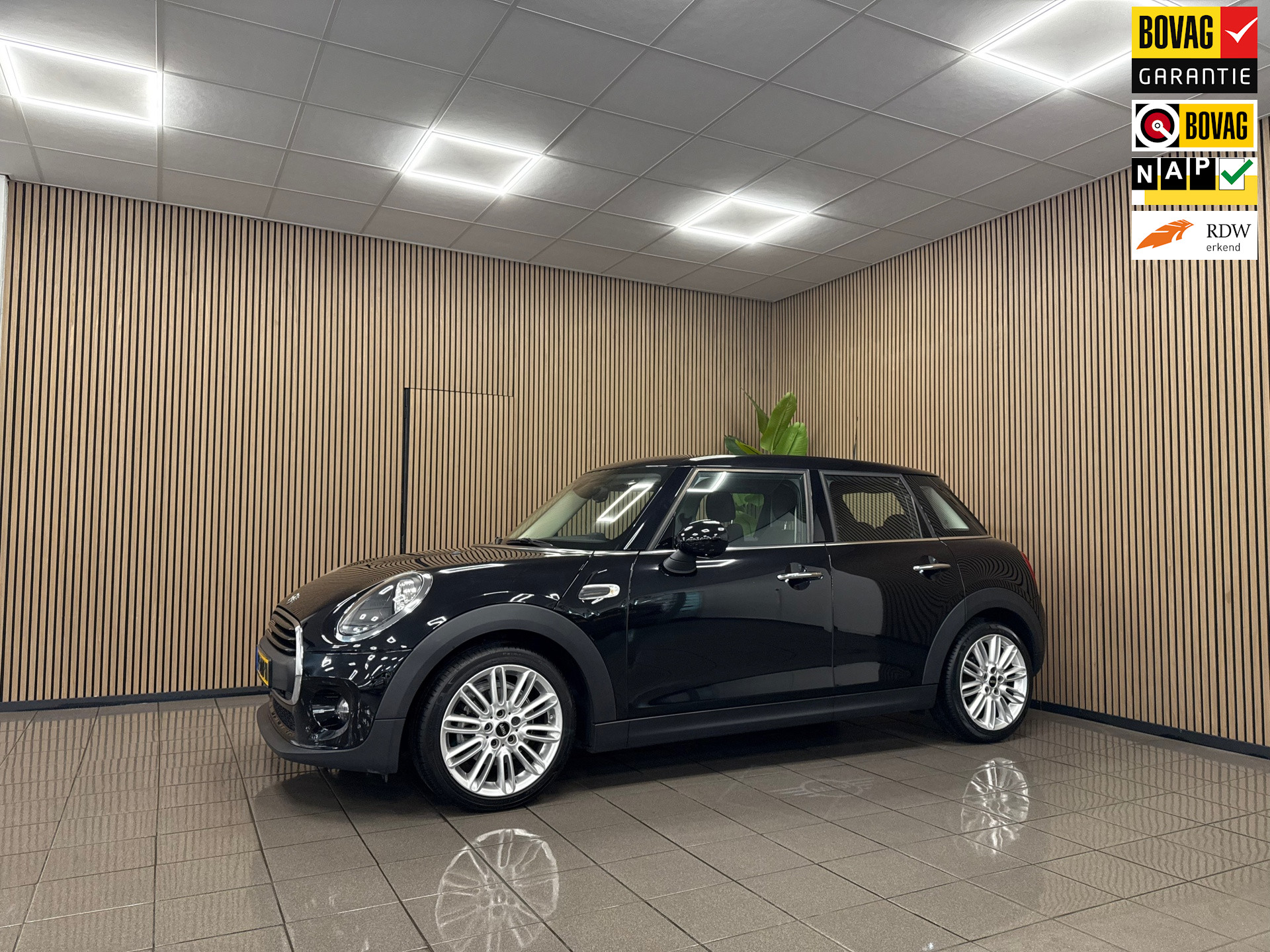 Mini Mini 1.5 One Pepper * Navigatie / Cruise control / LM Velgen / NL Auto *