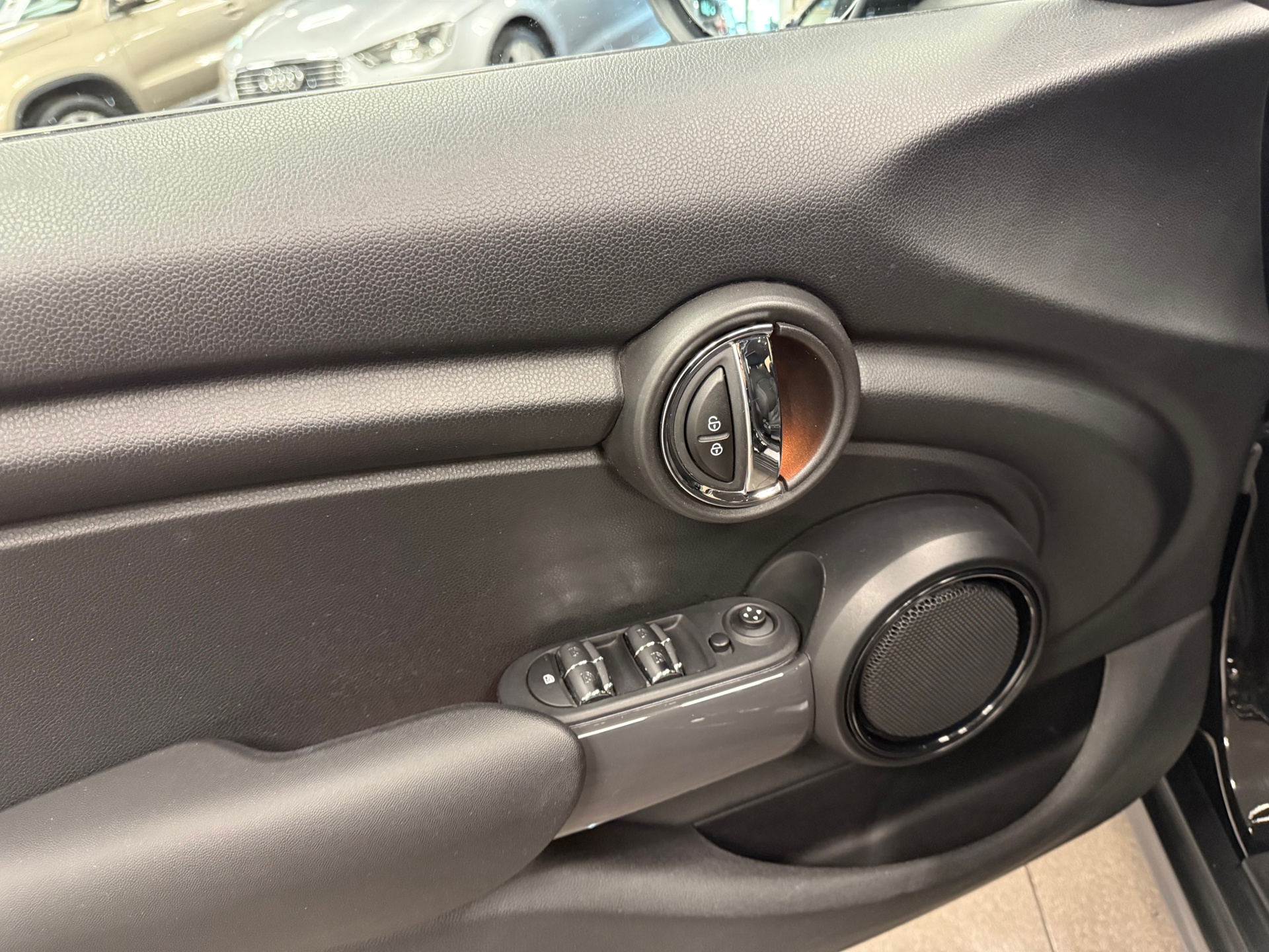 https://www.autokooy.nl//xml/images/46591538-10.JPG