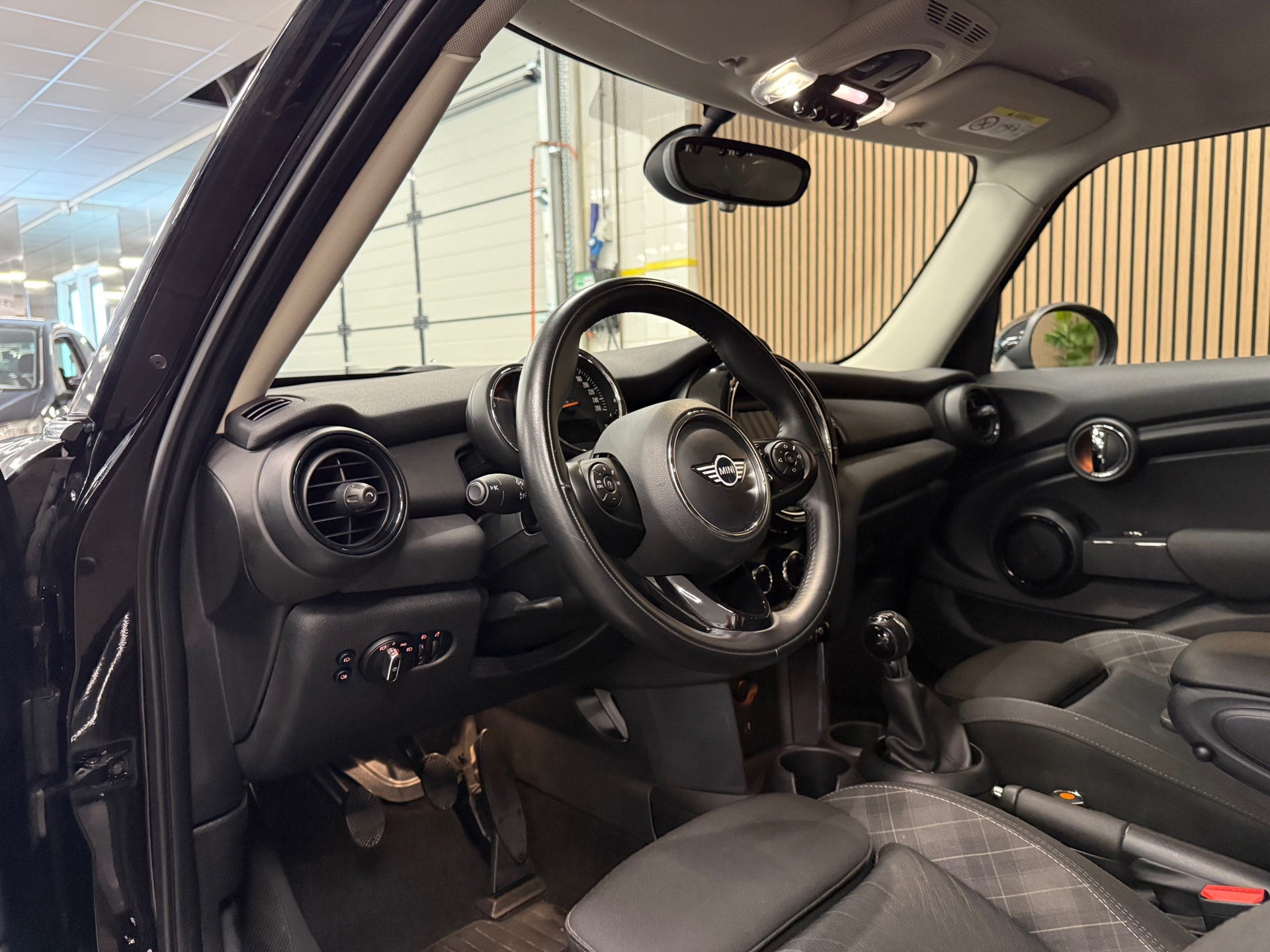 https://www.autokooy.nl//xml/images/46591538-12.JPG