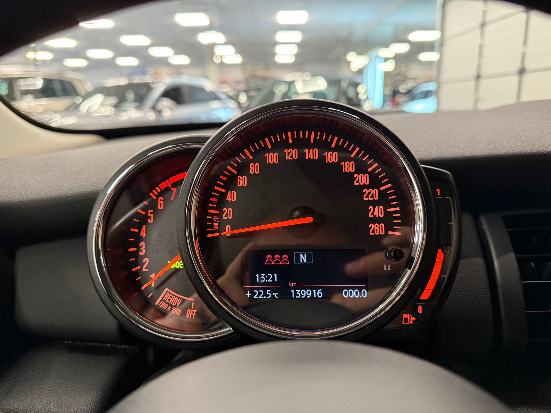 https://www.autokooy.nl//xml/images/46591538-14.JPG