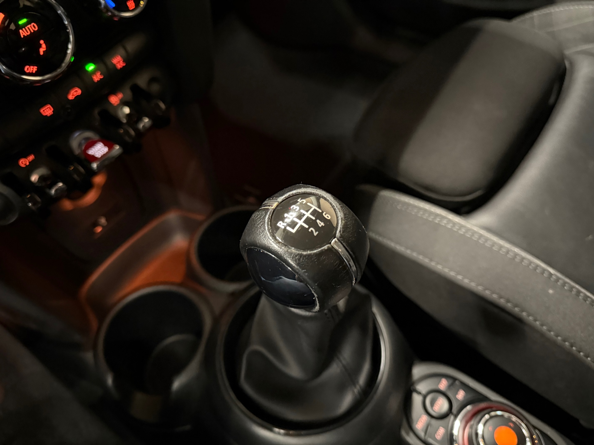 https://www.autokooy.nl//xml/images/46591538-19.JPG