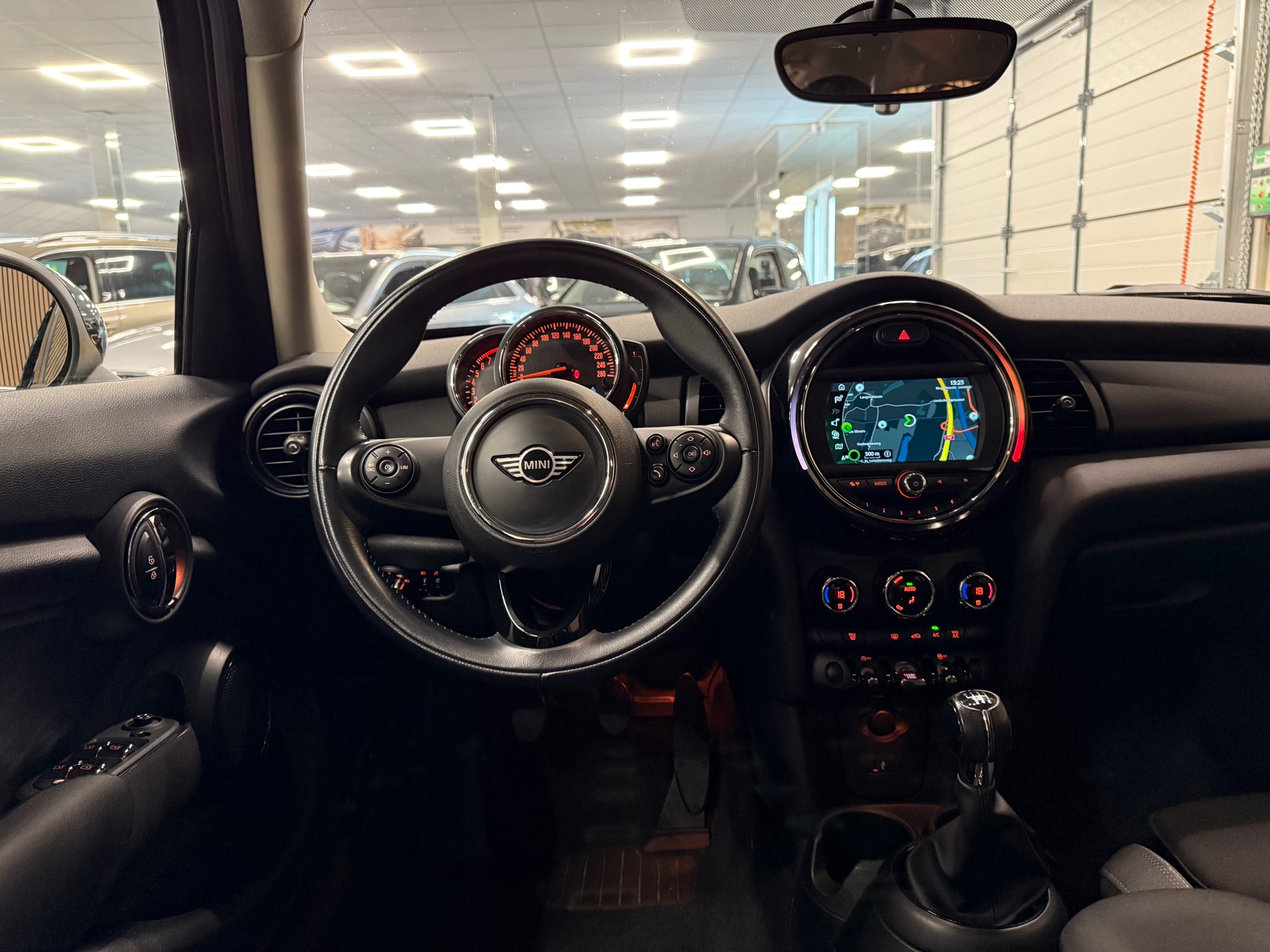 https://www.autokooy.nl//xml/images/46591538-21.JPG