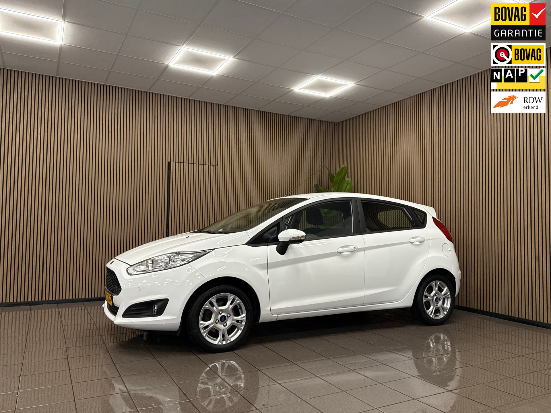 Ford Fiesta 1.0 Style Ultimate * Navigatie / Cruise control / LM Velgen / NL Auto *
