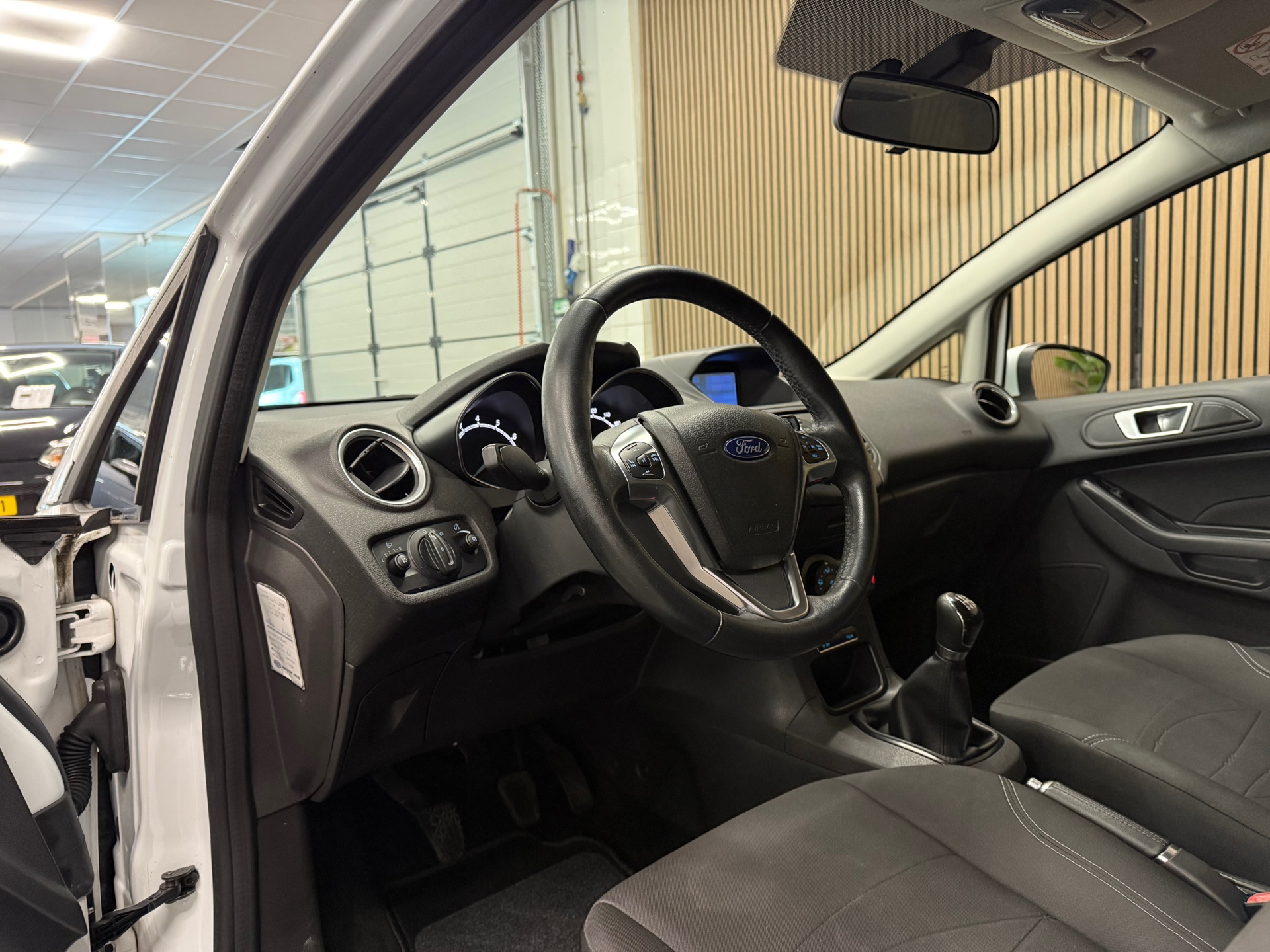 https://www.autokooy.nl//xml/images/46591604-13.JPG