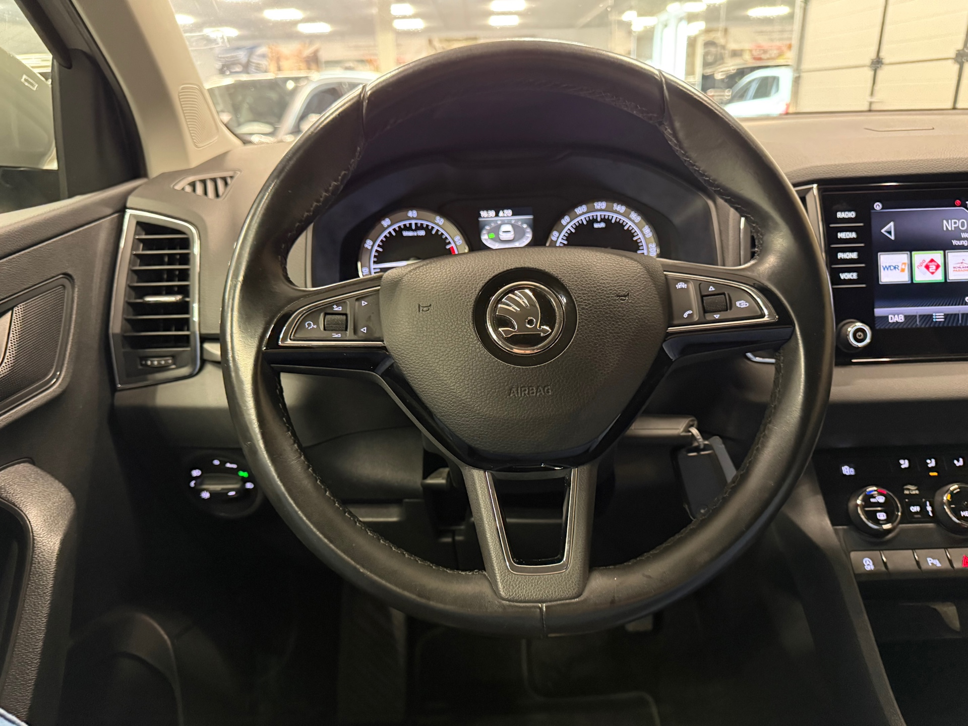 https://www.autokooy.nl//xml/images/46591715-13.JPG