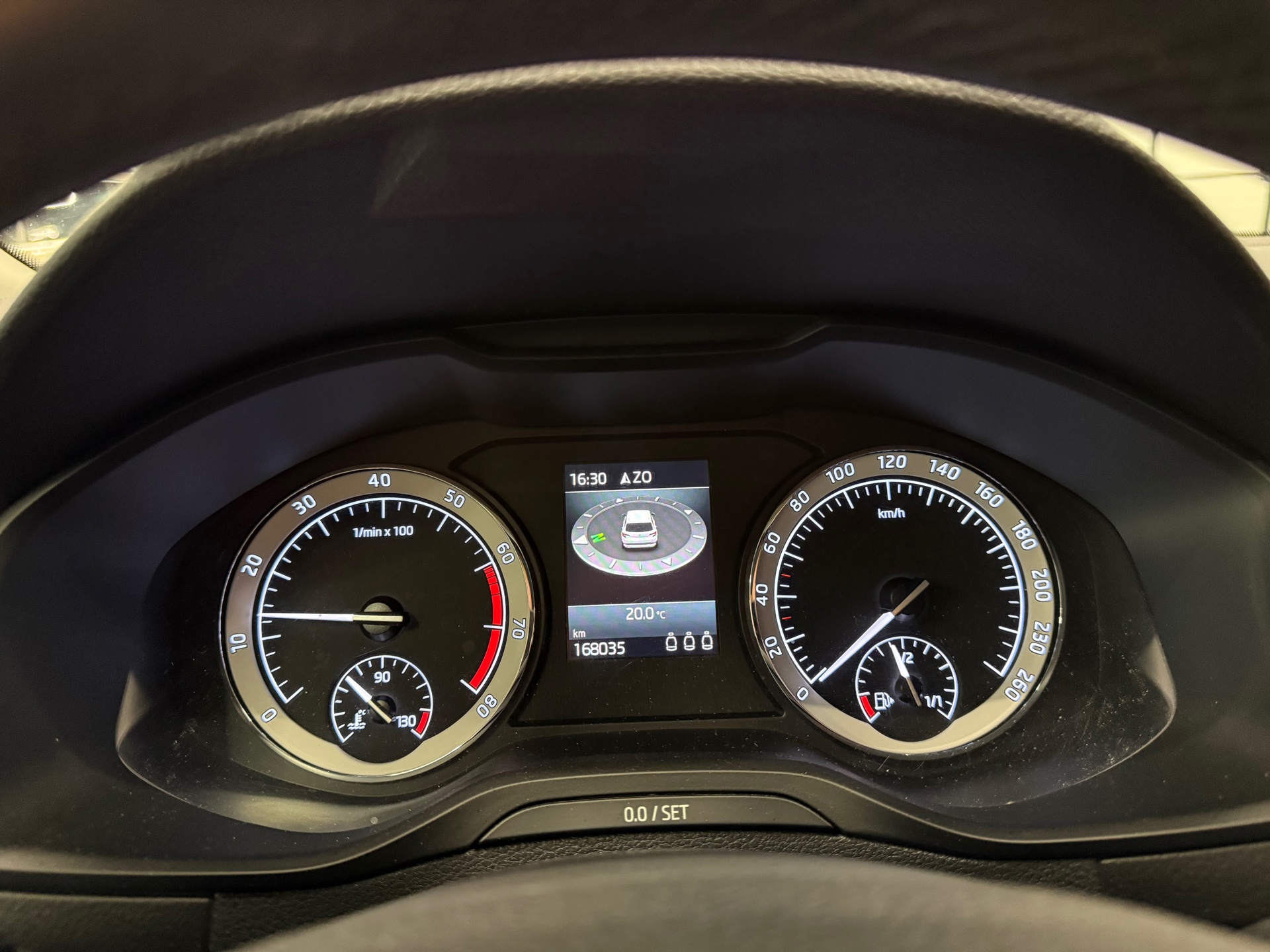 https://www.autokooy.nl//xml/images/46591715-14.JPG