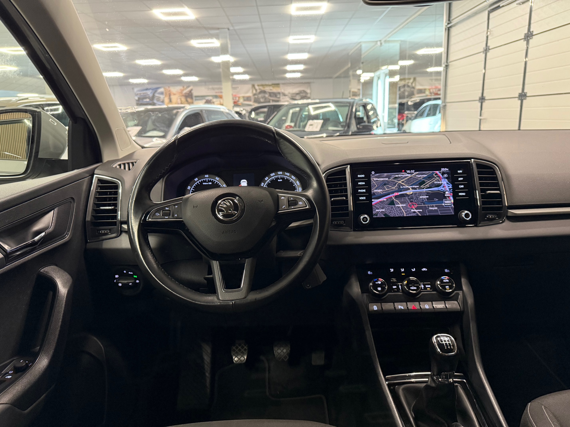 https://www.autokooy.nl//xml/images/46591715-22.JPG