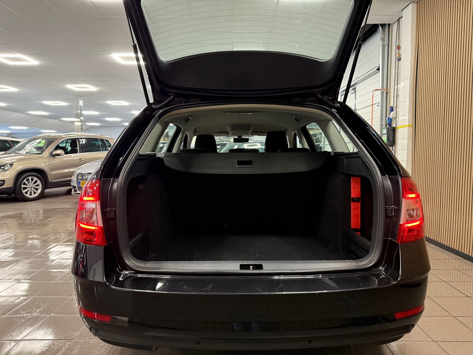 https://www.autokooy.nl//xml/images/46592317-5.JPG