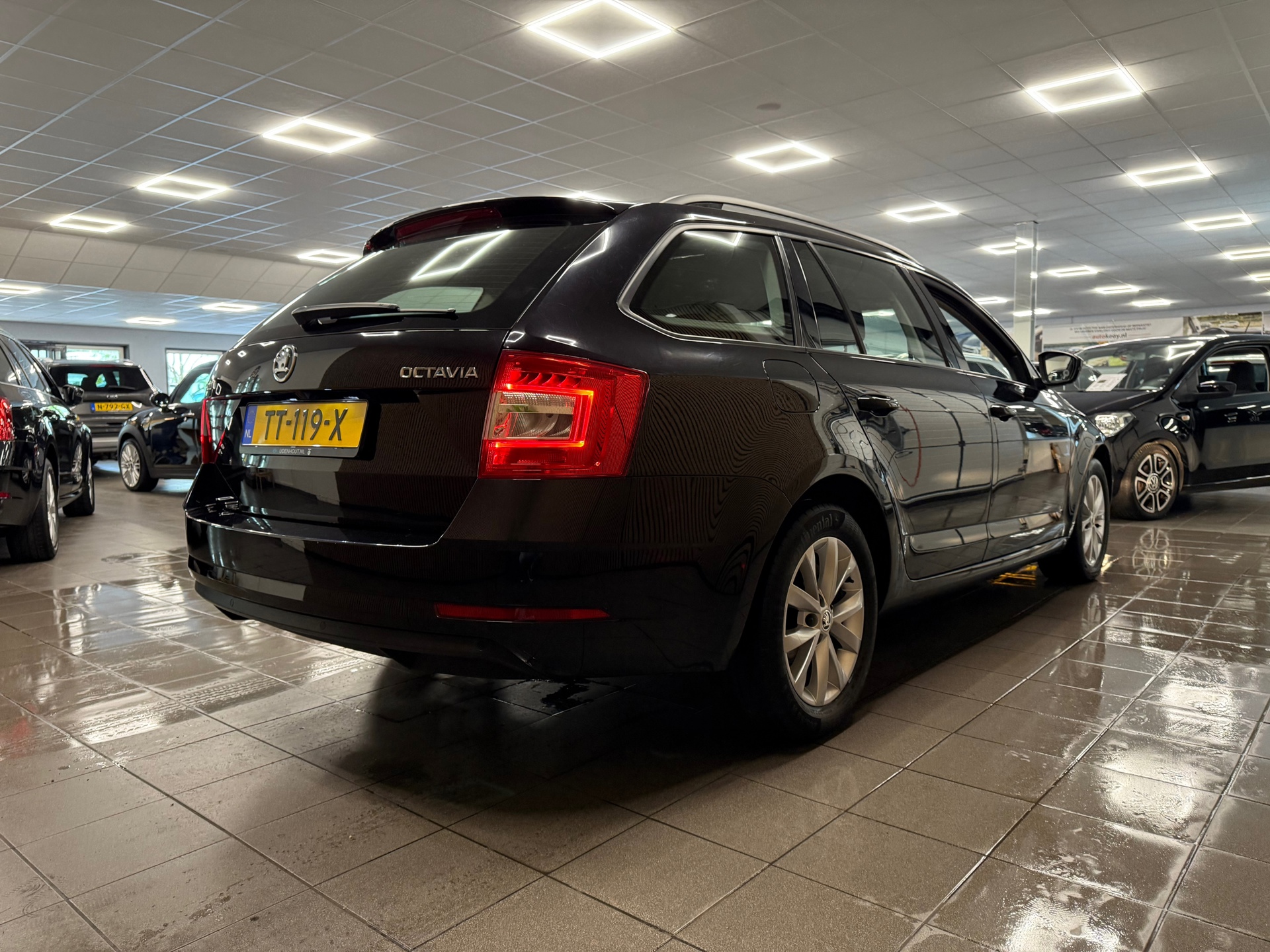 https://www.autokooy.nl//xml/images/46592317-6.JPG