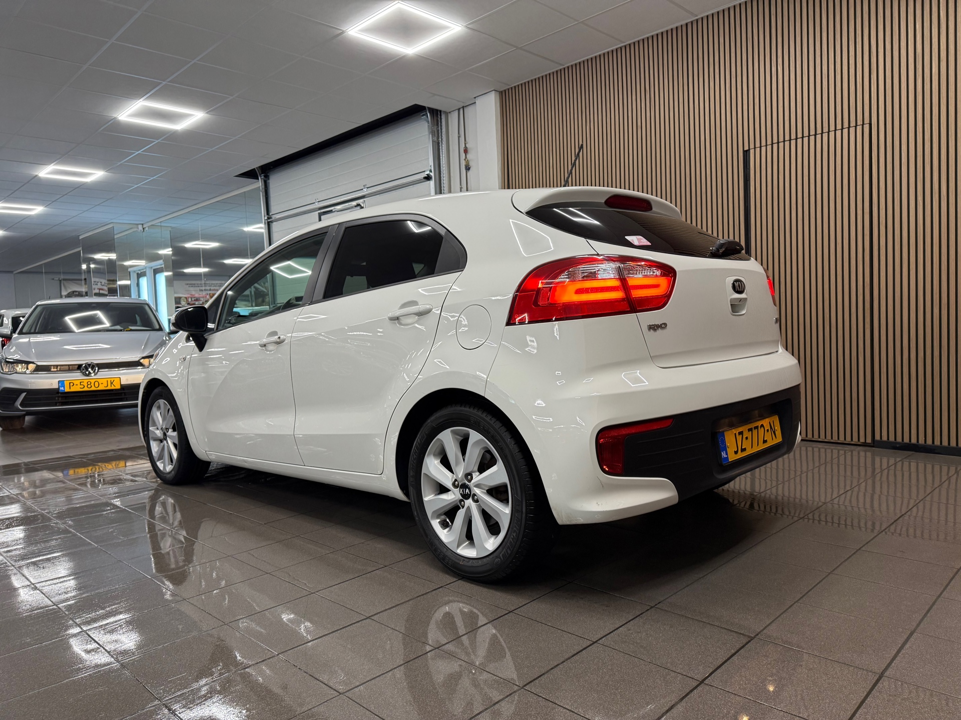 https://www.autokooy.nl//xml/images/46633930-3.JPG