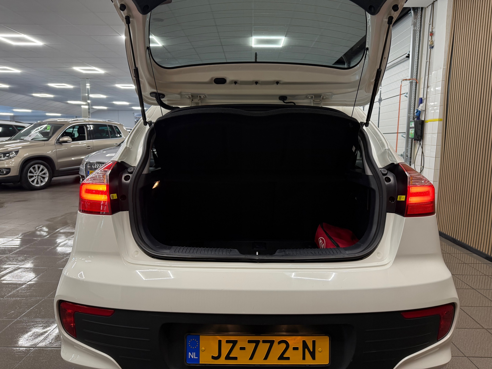 https://www.autokooy.nl//xml/images/46633930-5.JPG