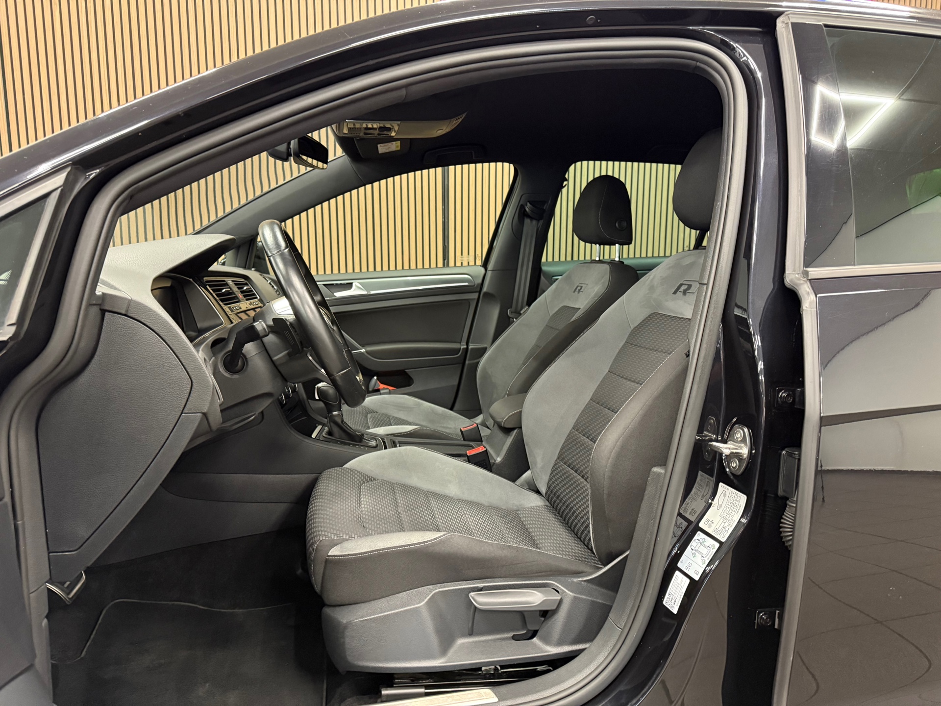 https://www.autokooy.nl//xml/images/46676354-11.JPG