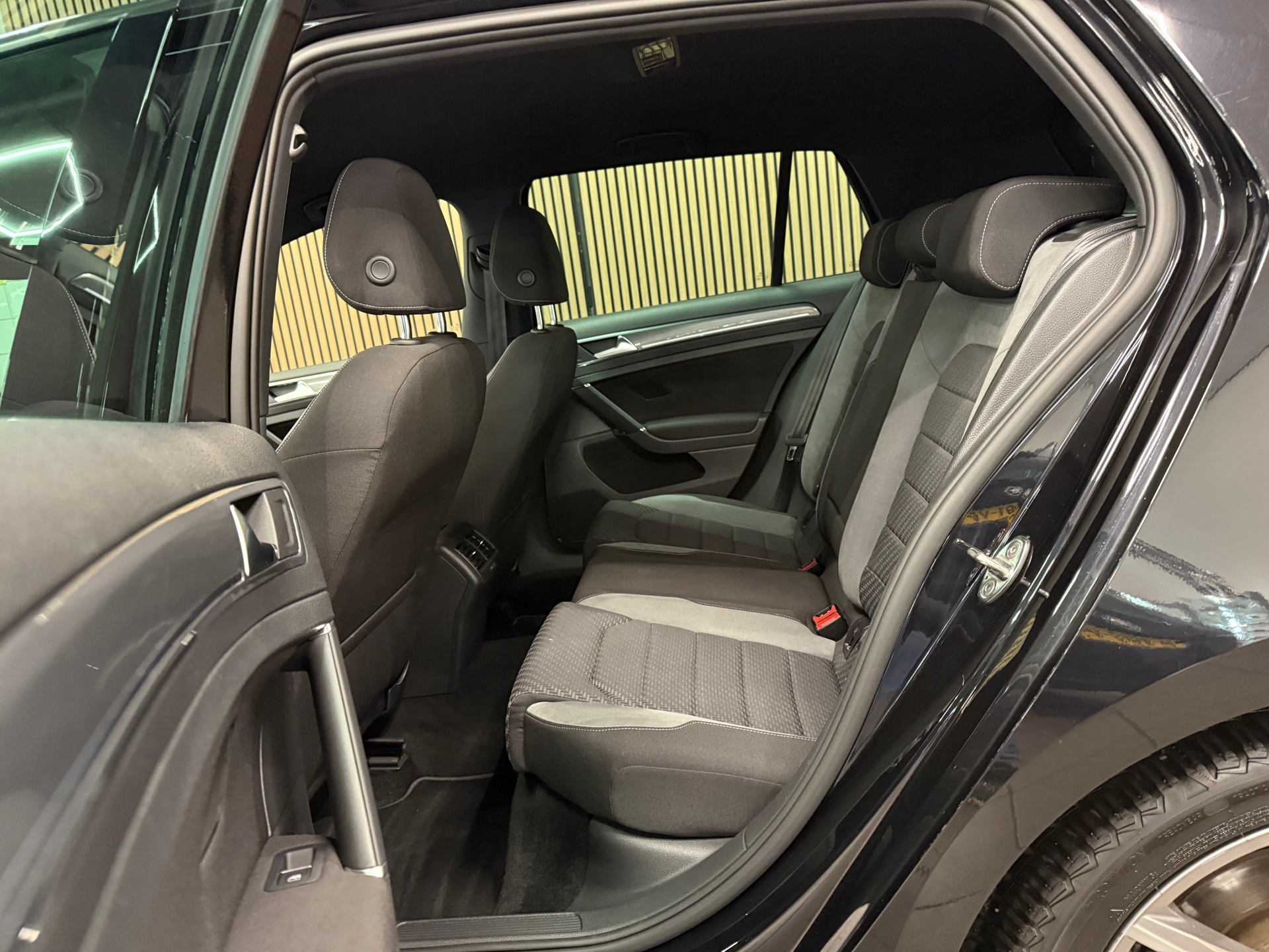 https://www.autokooy.nl//xml/images/46676354-23.JPG