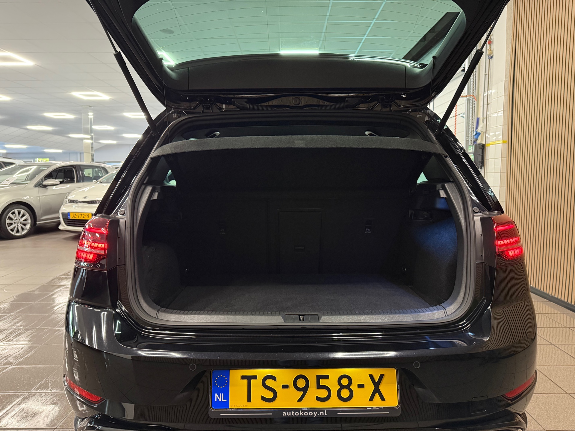 https://www.autokooy.nl//xml/images/46676354-5.JPG