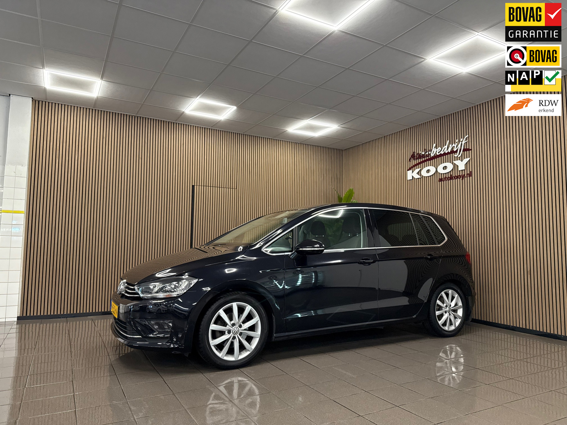 Volkswagen Golf Sportsvan 1.4 TSI Business Edition Connected * Automaat / Camera / Trekhaak / Navigatie *