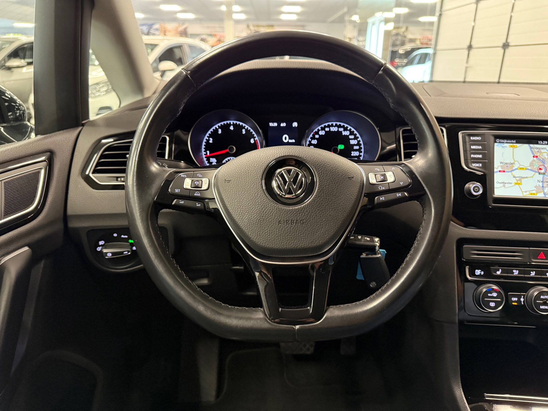 https://www.autokooy.nl//xml/images/46699355-13.JPG
