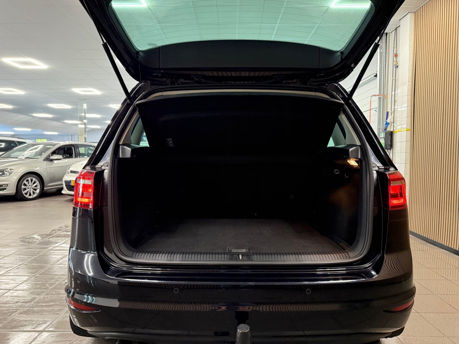 https://www.autokooy.nl//xml/images/46699355-5.JPG