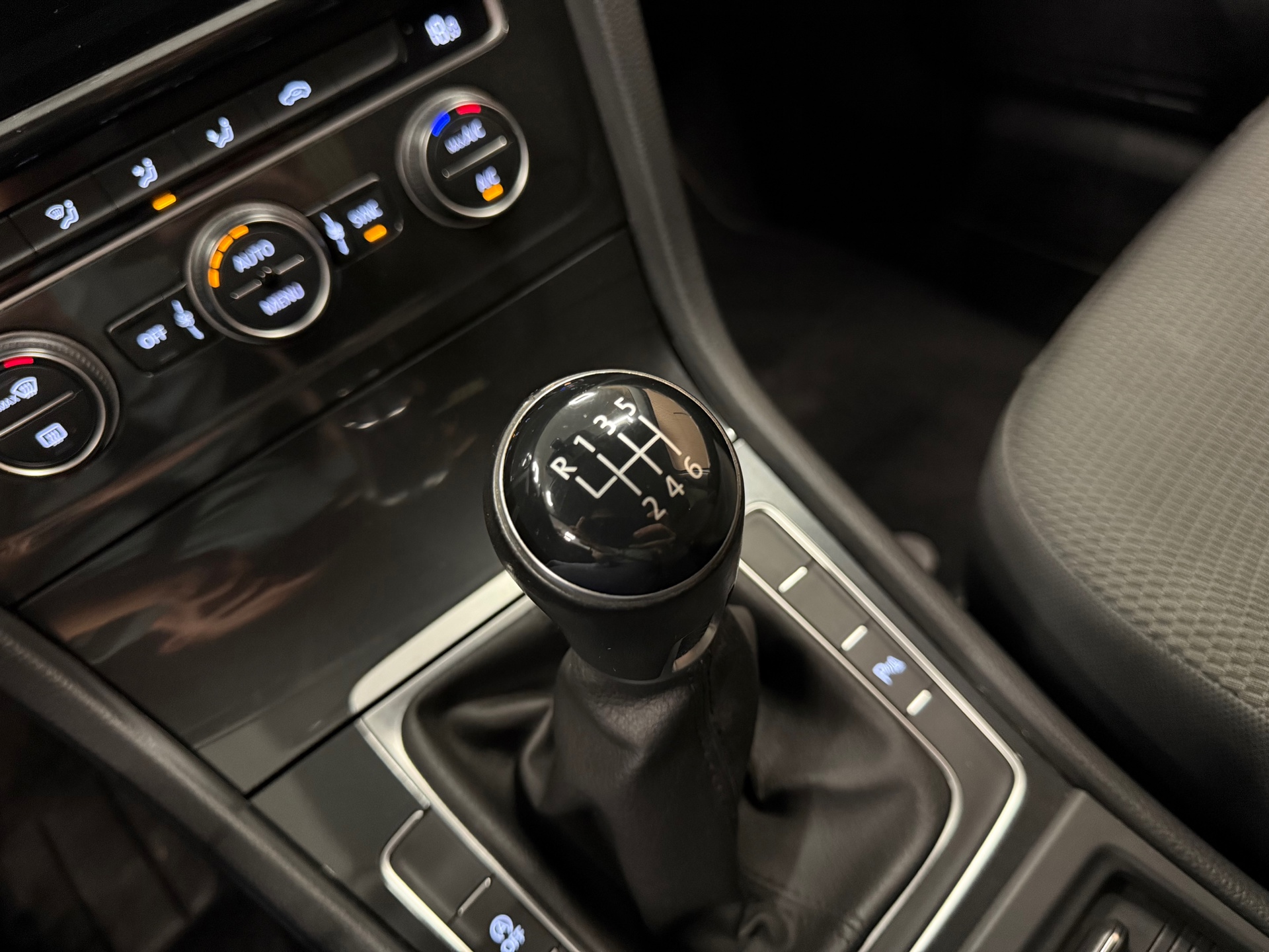 https://www.autokooy.nl//xml/images/46720955-21.JPG
