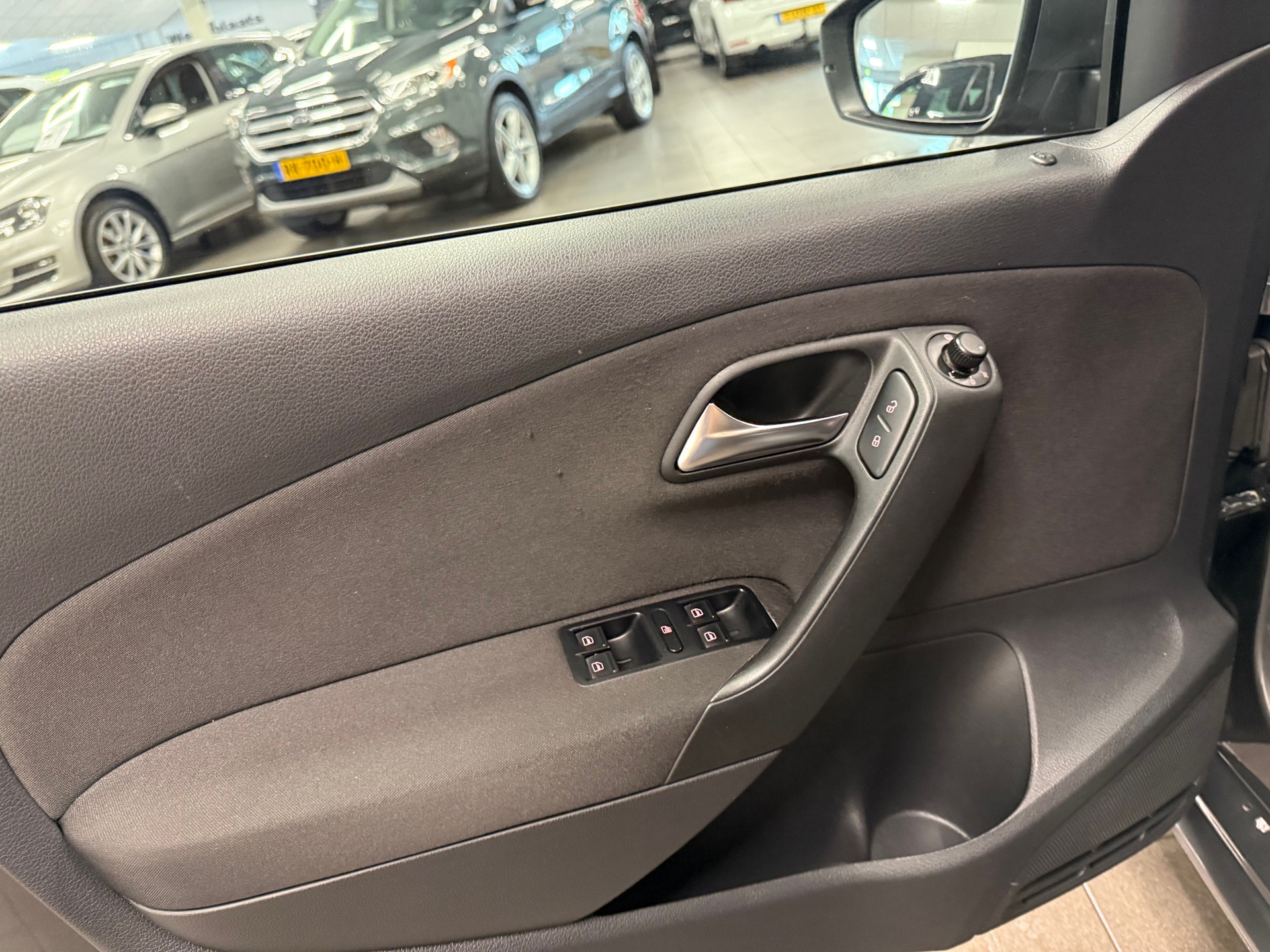 https://www.autokooy.nl//xml/images/46745449-10.JPG