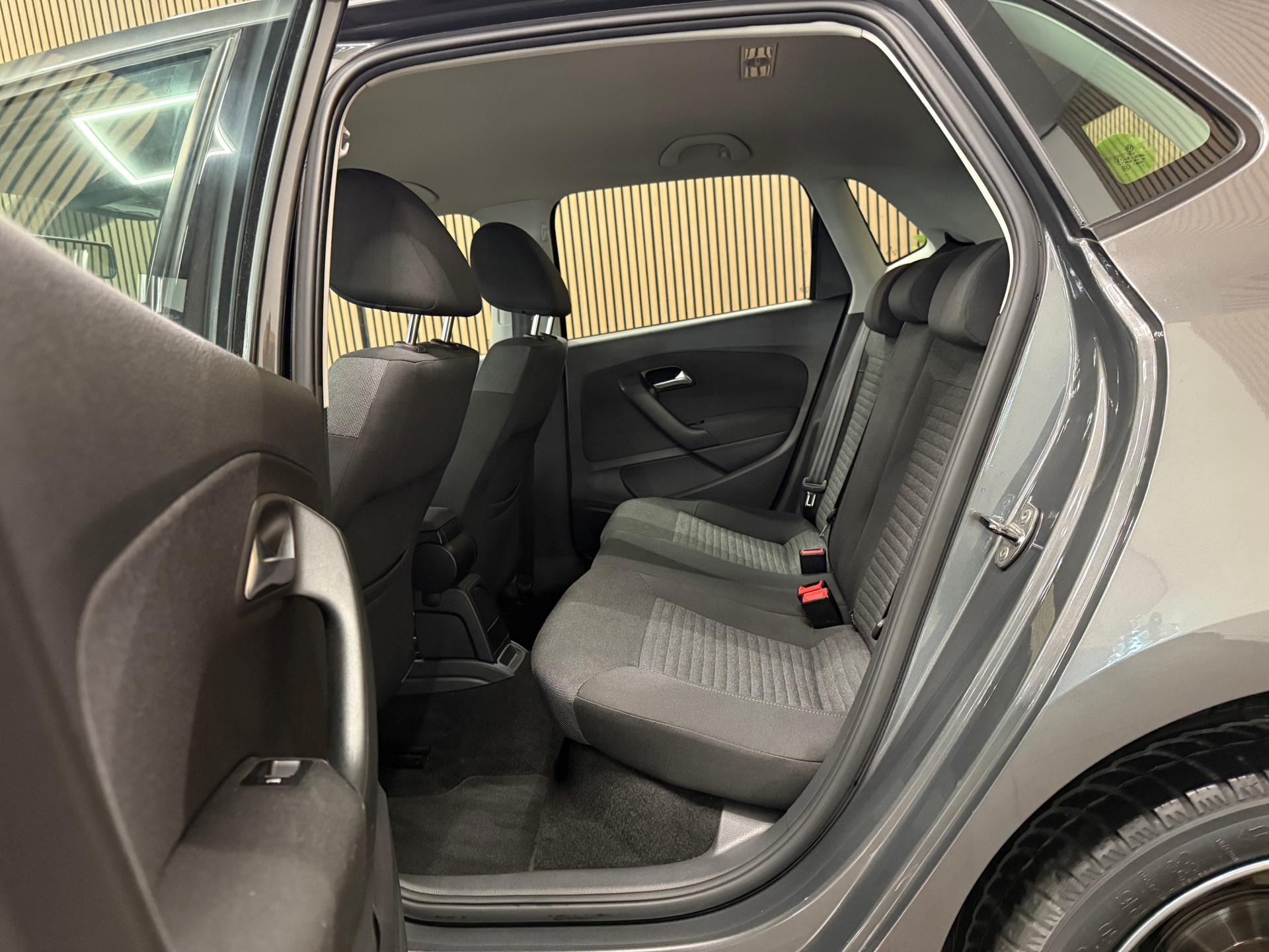 https://www.autokooy.nl//xml/images/46745449-21.JPG