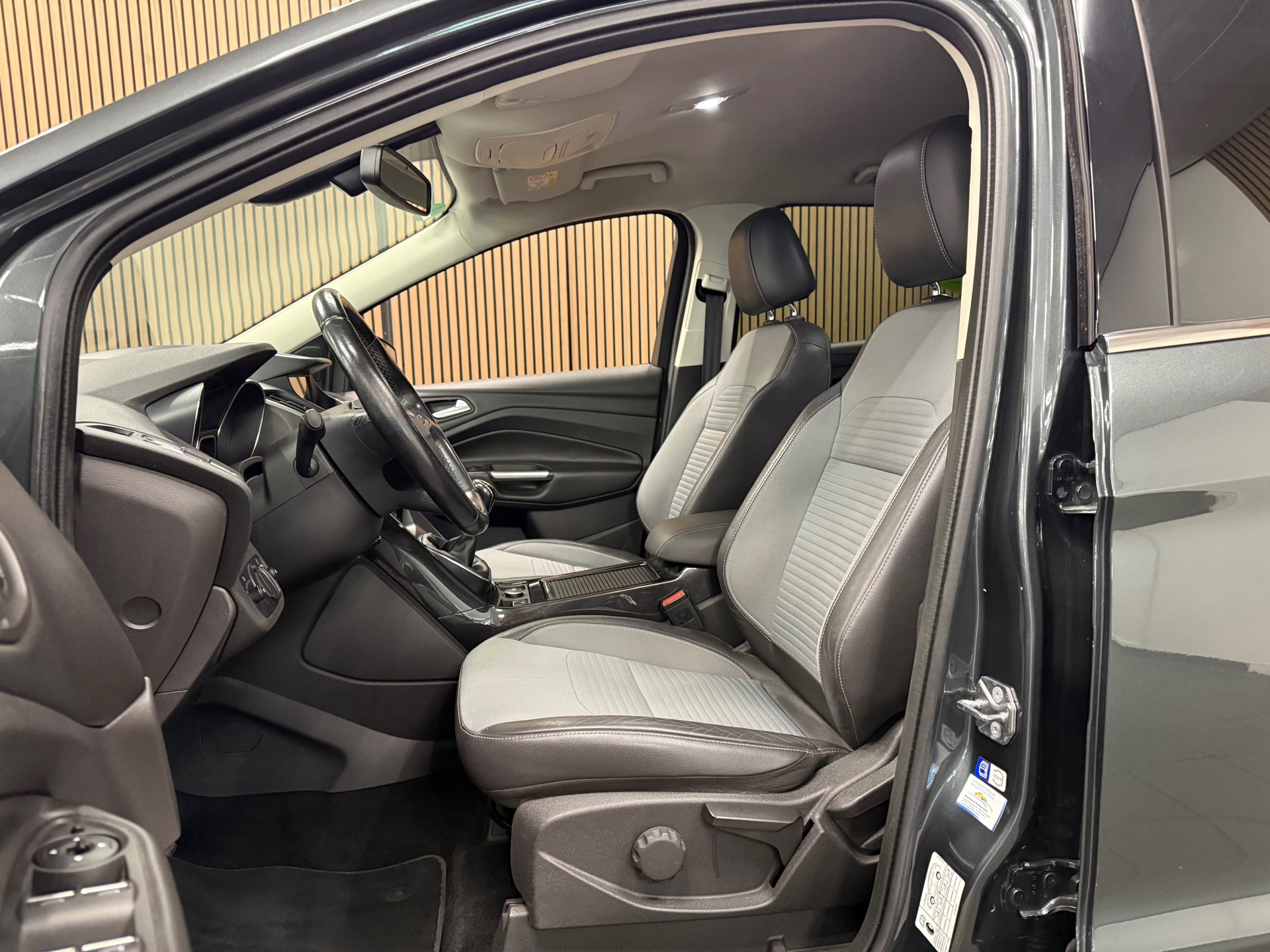 https://www.autokooy.nl//xml/images/46745687-11.JPG