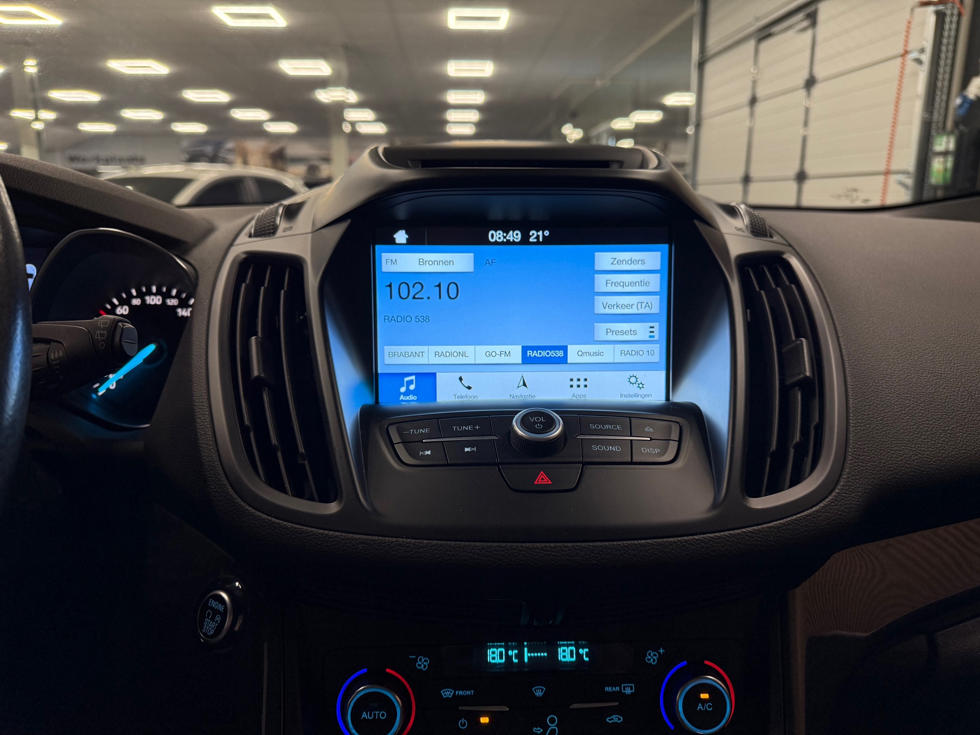 https://www.autokooy.nl//xml/images/46745687-16.JPG