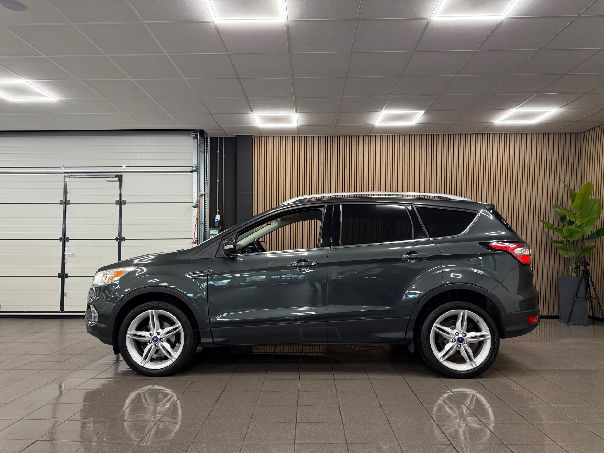 https://www.autokooy.nl//xml/images/46745687-2.JPG