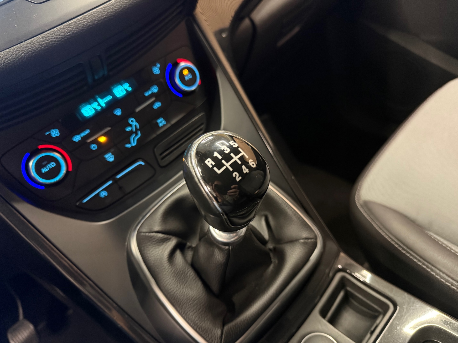 https://www.autokooy.nl//xml/images/46745687-21.JPG
