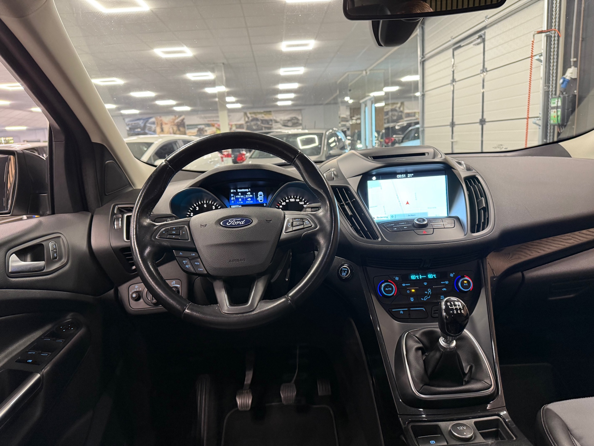 https://www.autokooy.nl//xml/images/46745687-22.JPG