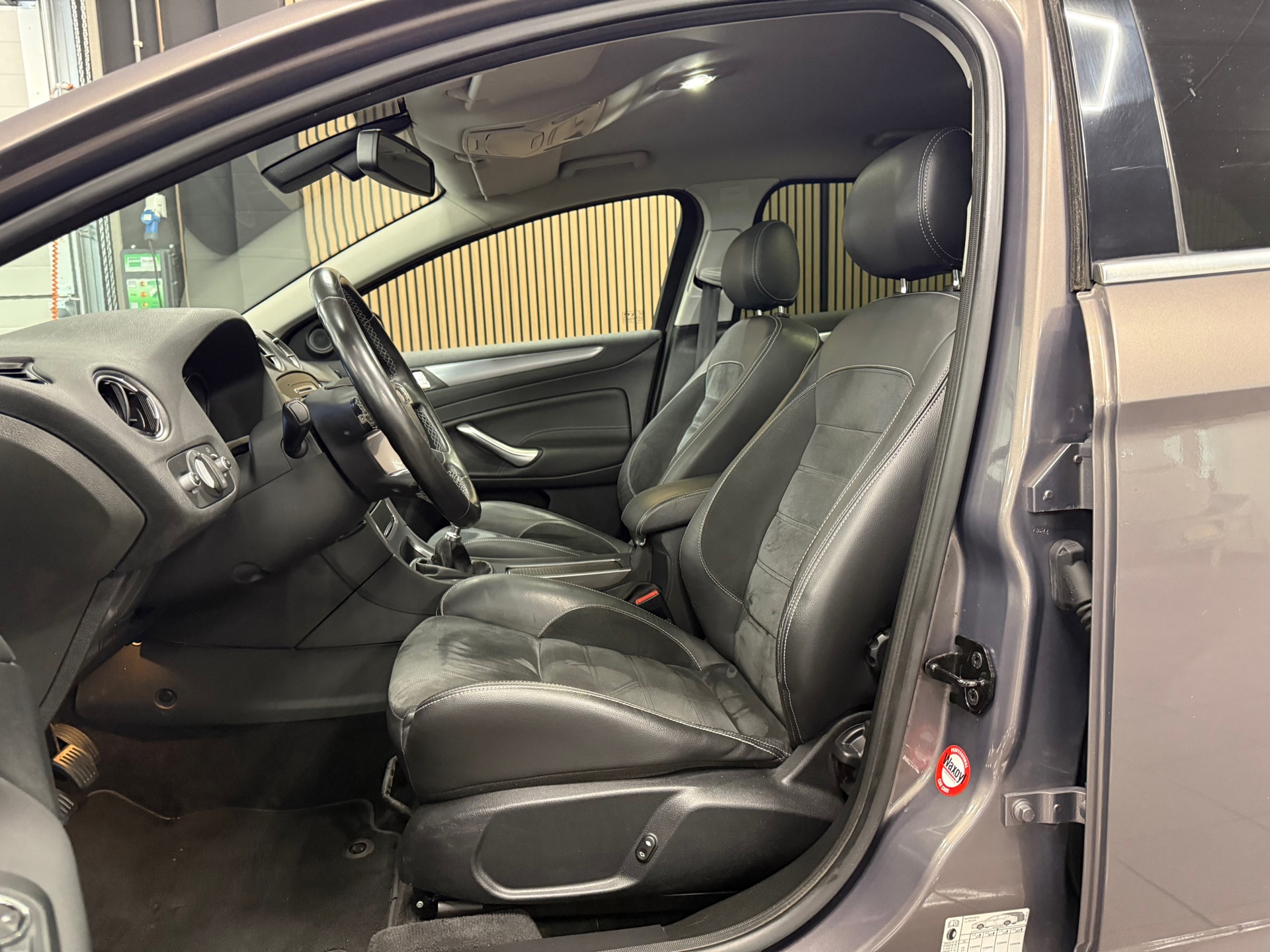 https://www.autokooy.nl//xml/images/46768107-11.JPG