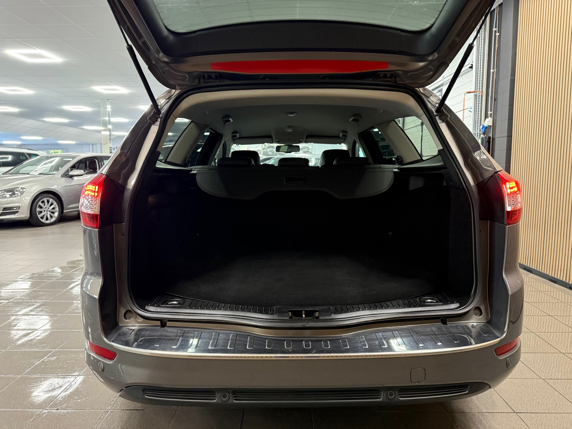 https://www.autokooy.nl//xml/images/46768107-5.JPG