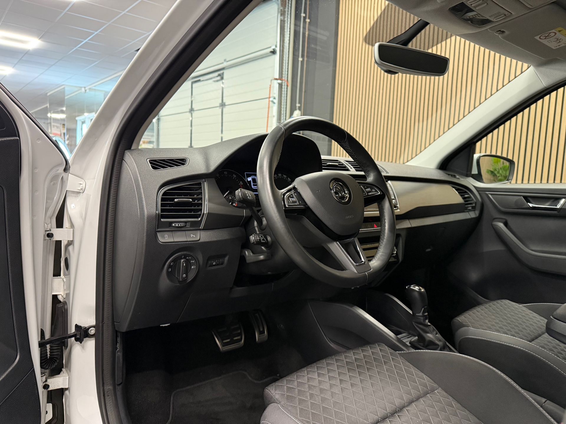 https://www.autokooy.nl//xml/images/46768171-12.JPG