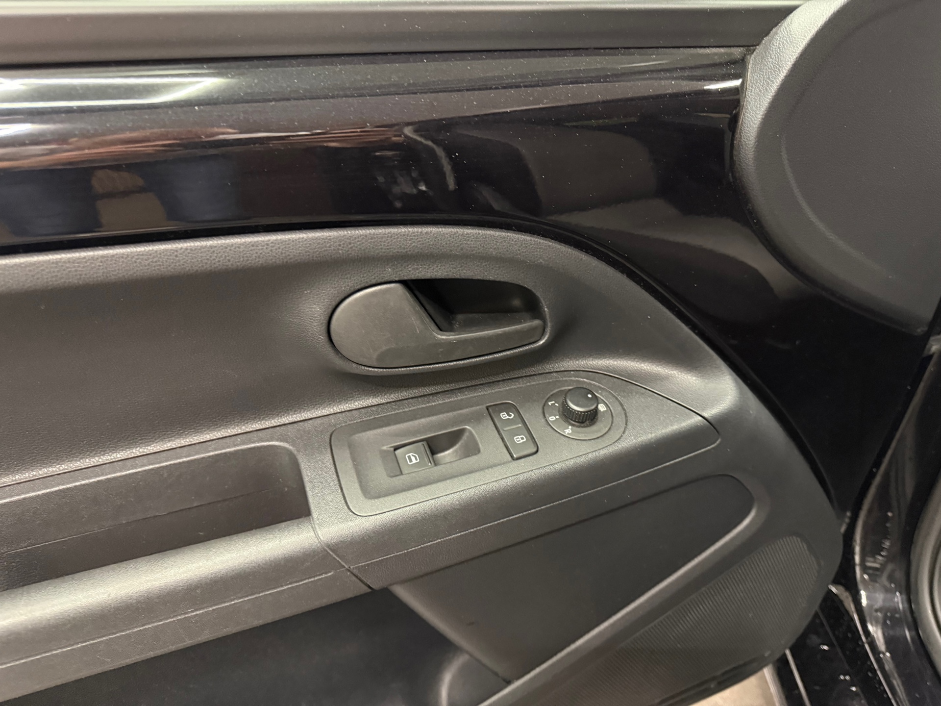 https://www.autokooy.nl//xml/images/46786230-10.JPG