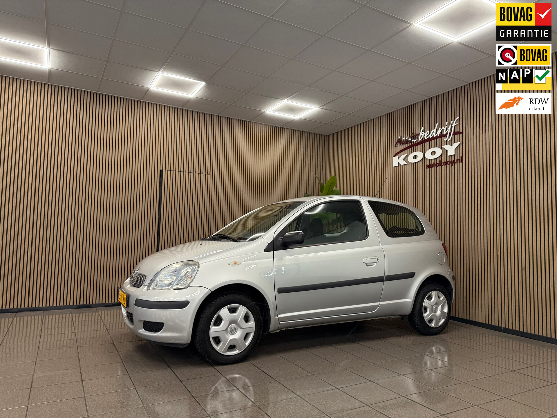 Toyota Yaris 1.0 VVT-i Terra * 28.657 km + NAP / APK 06-2026 / NL Auto *